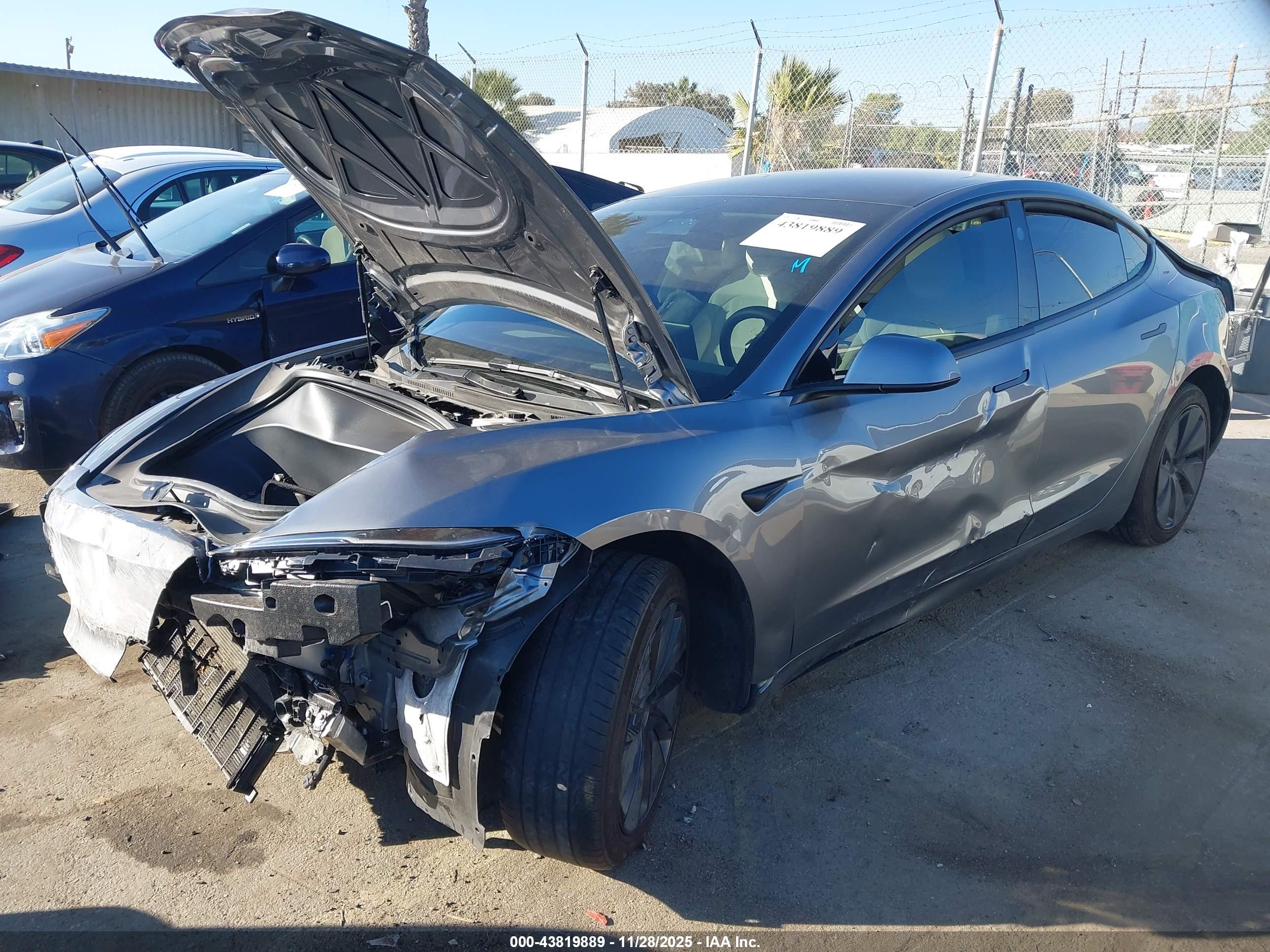TESLA MODEL image 2