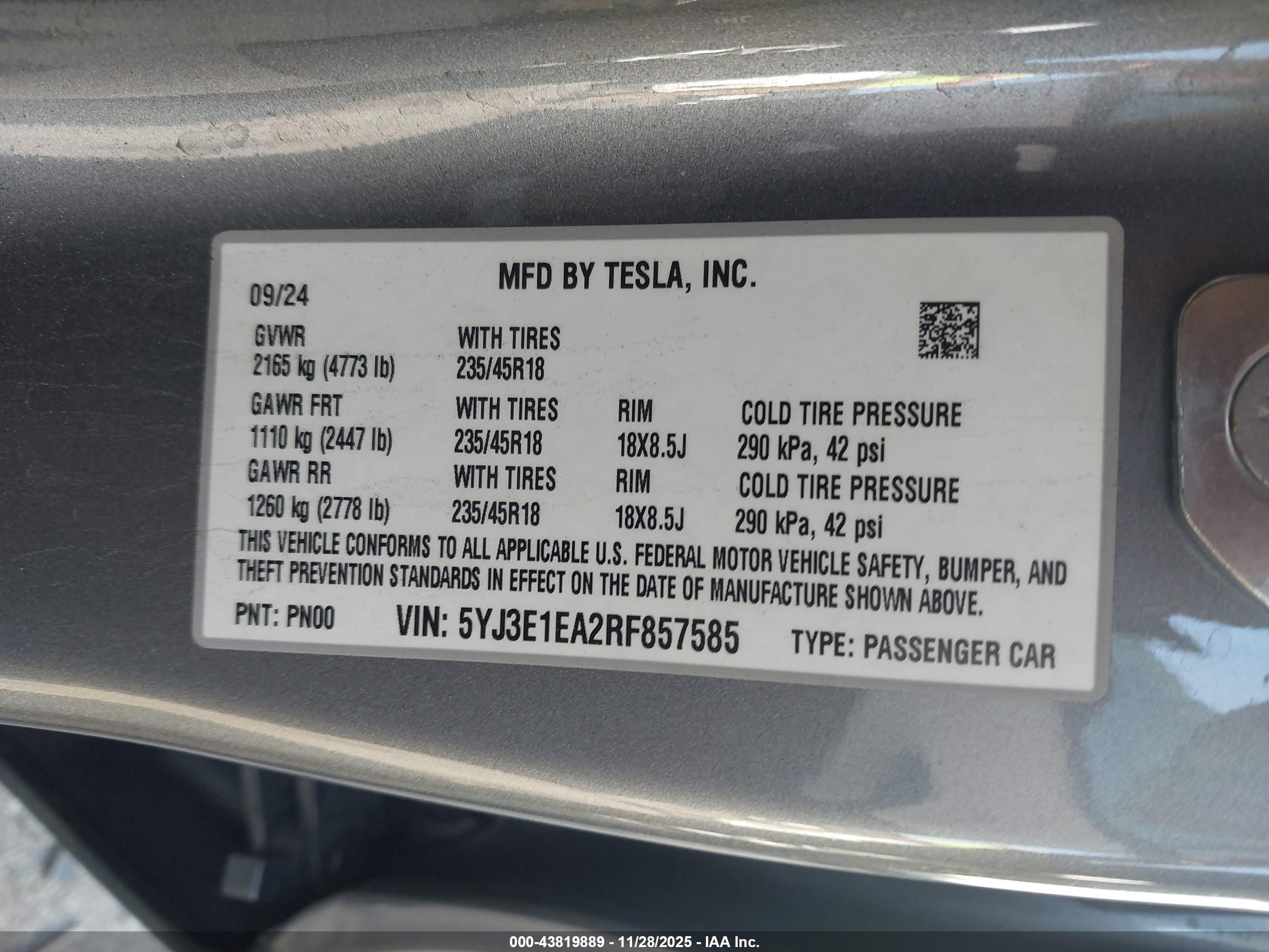 TESLA MODEL image 9