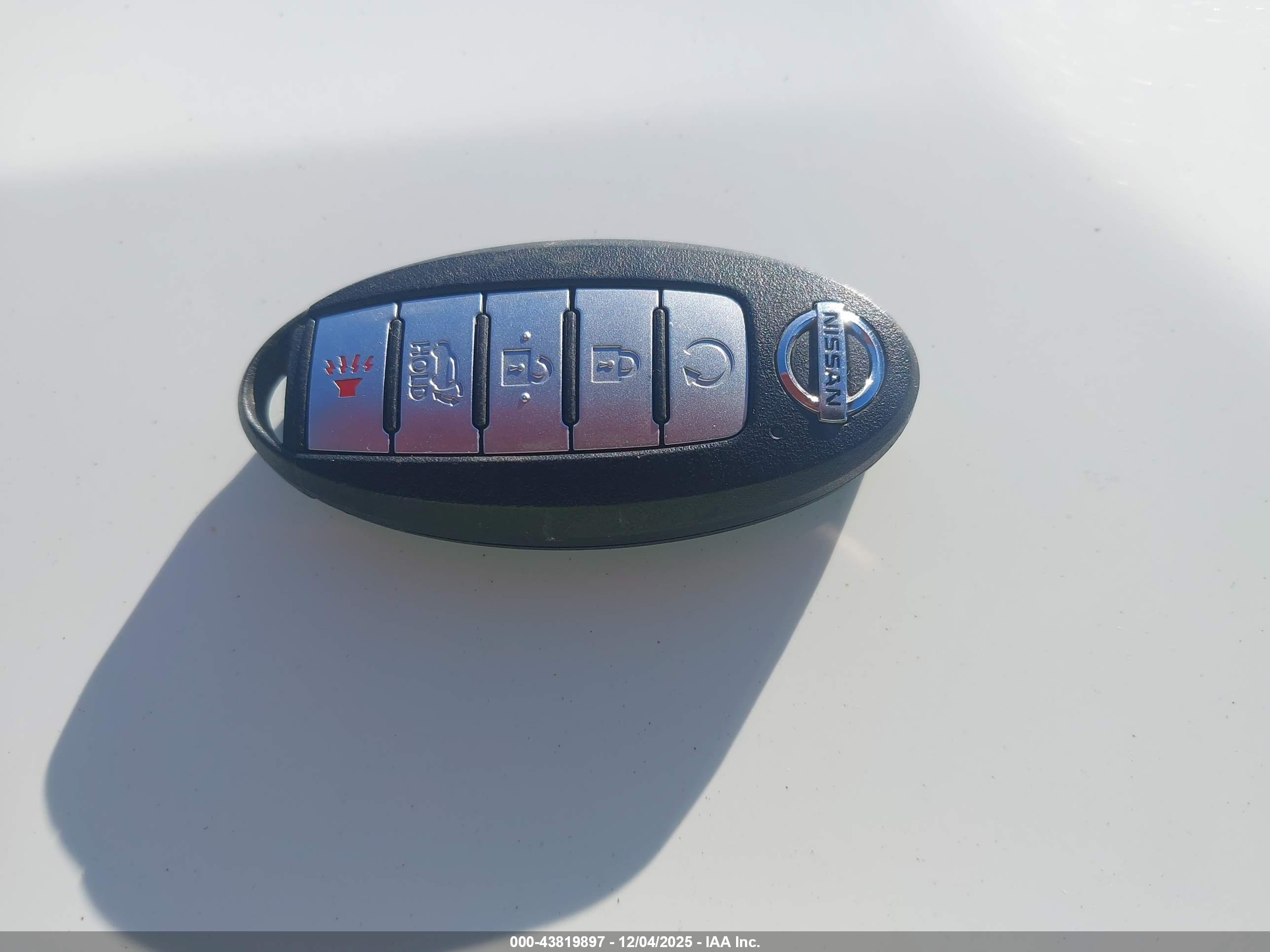 NISSAN ROGUE image 11