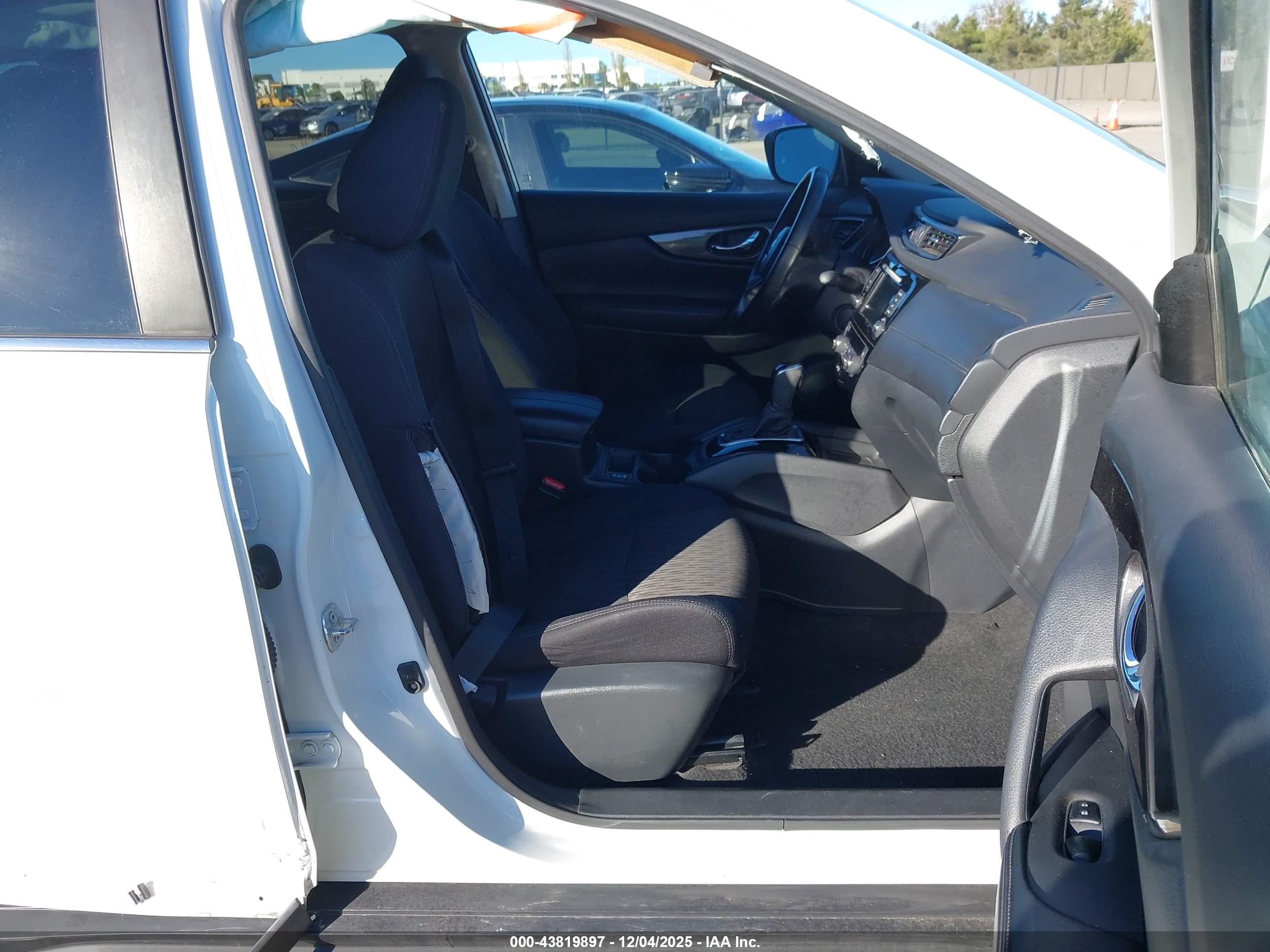 NISSAN ROGUE image 5