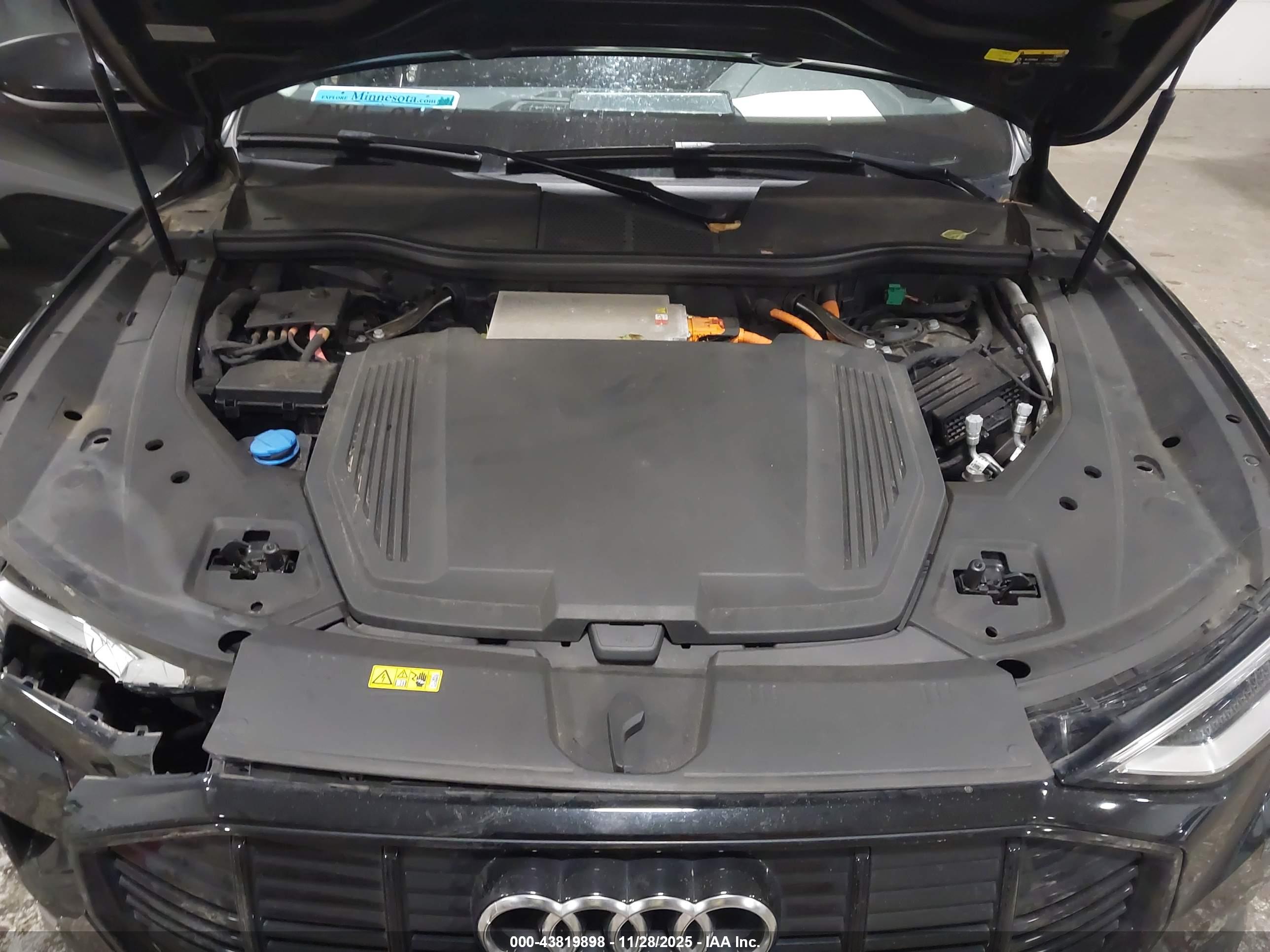 AUDI E-TRON image 10