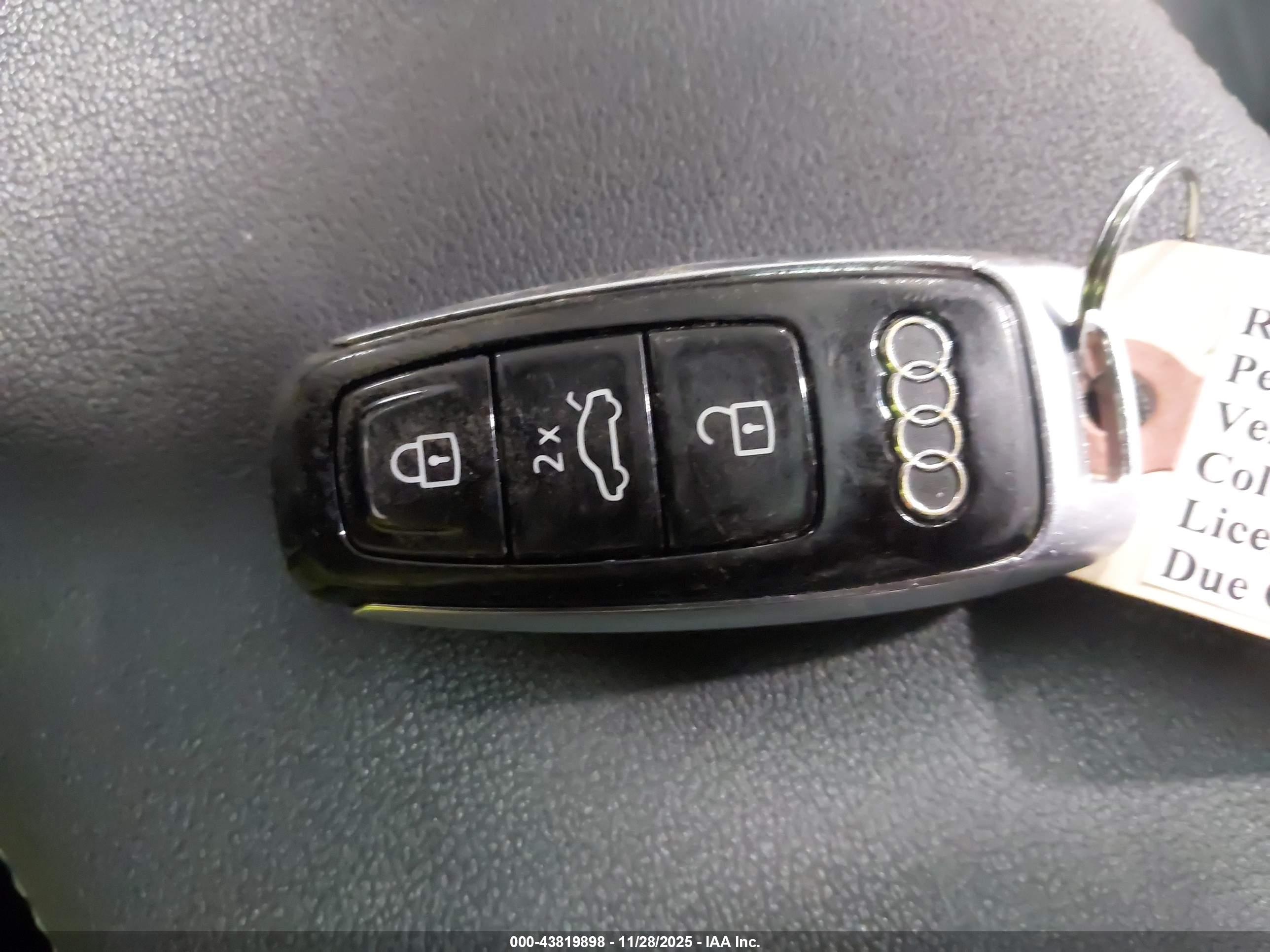 AUDI E-TRON image 11