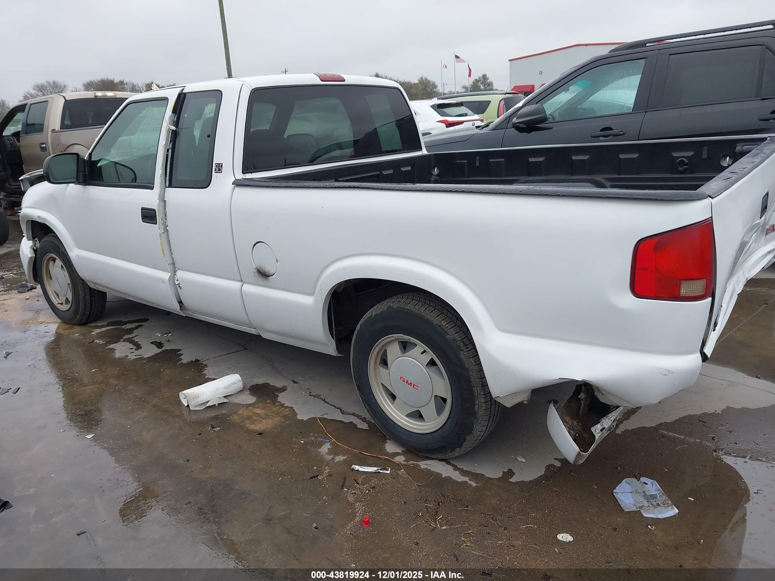 GMC SONOMA image 3