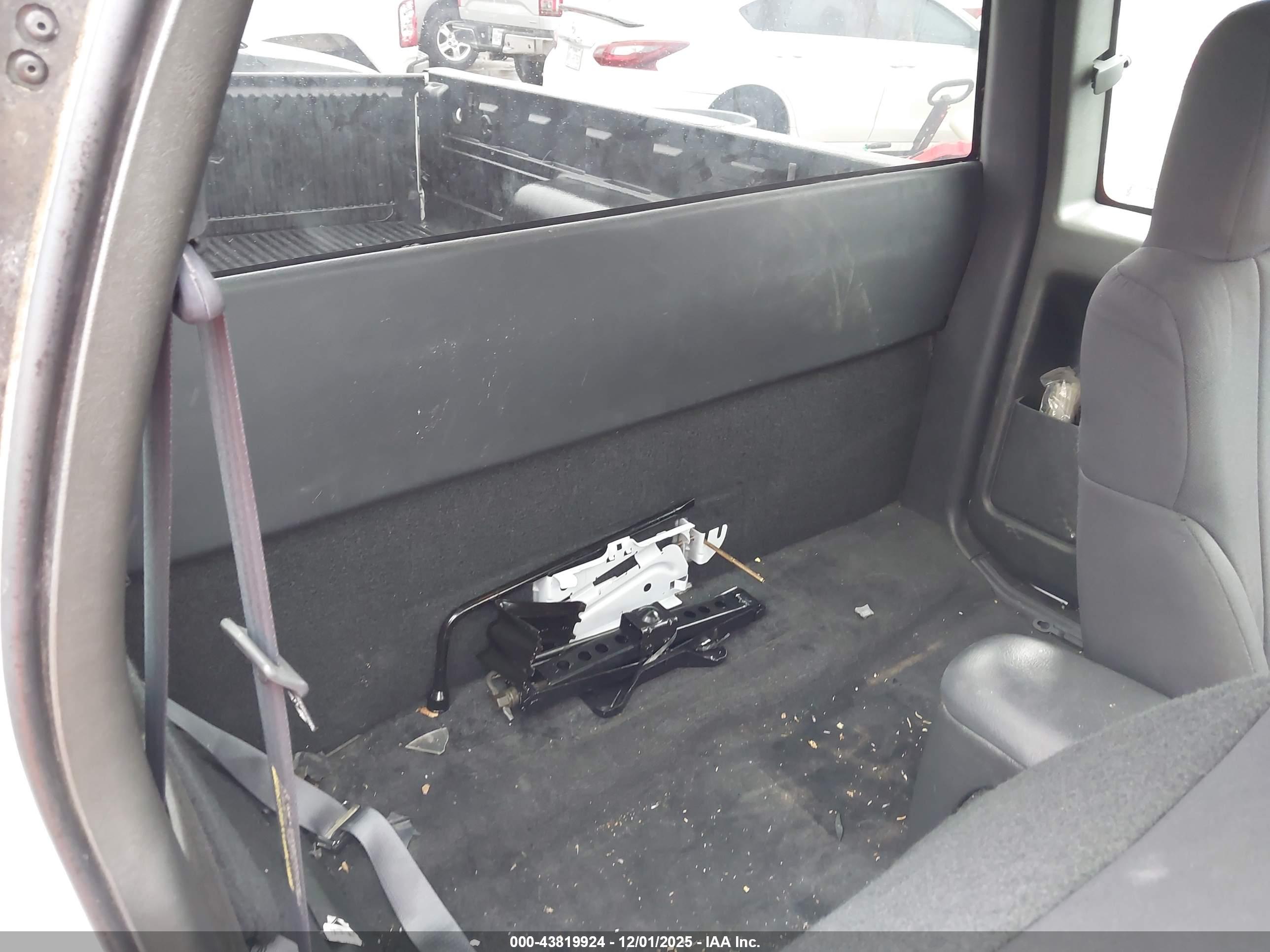 GMC SONOMA image 8