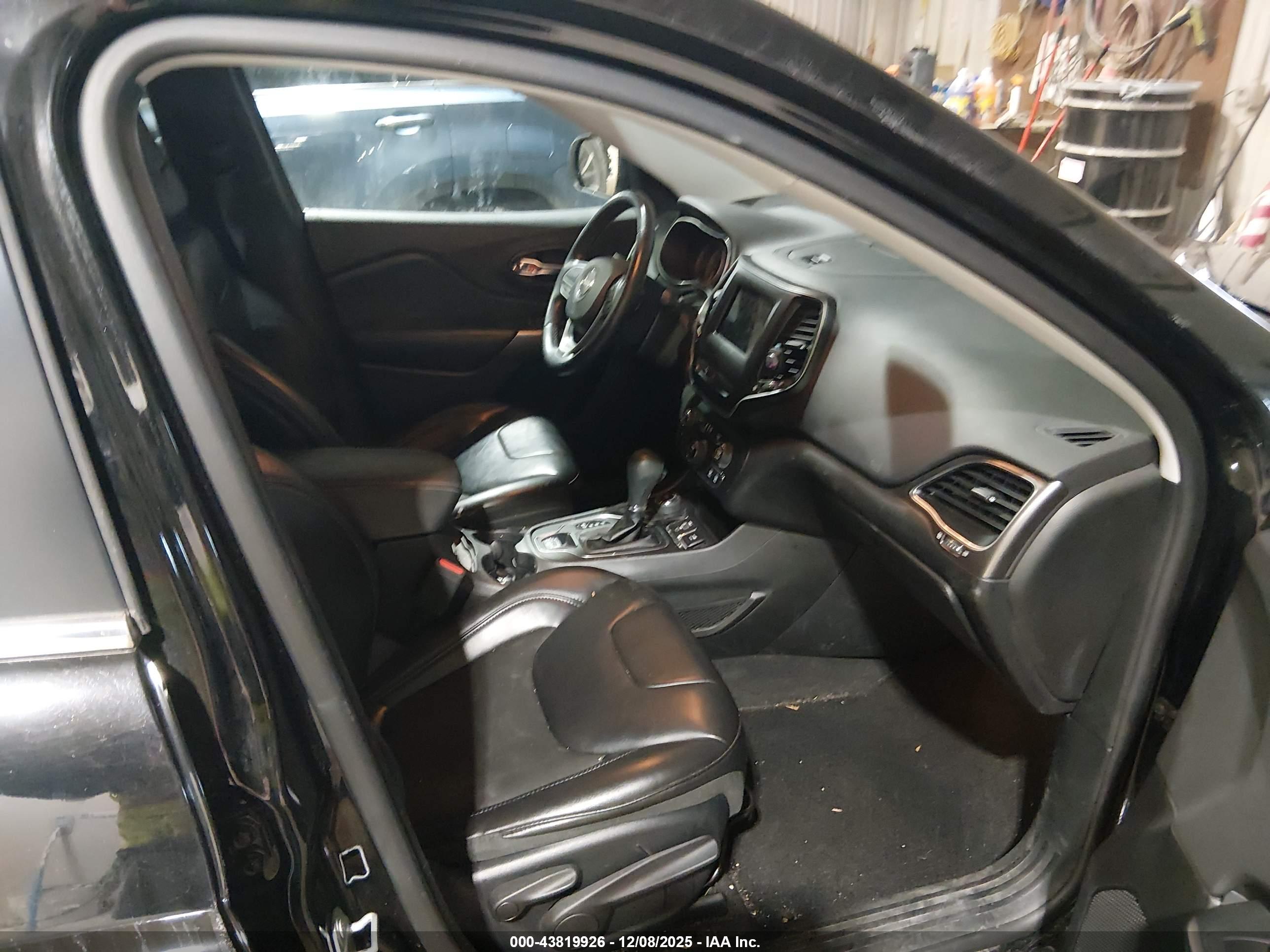 JEEP CHEROKEE image 5