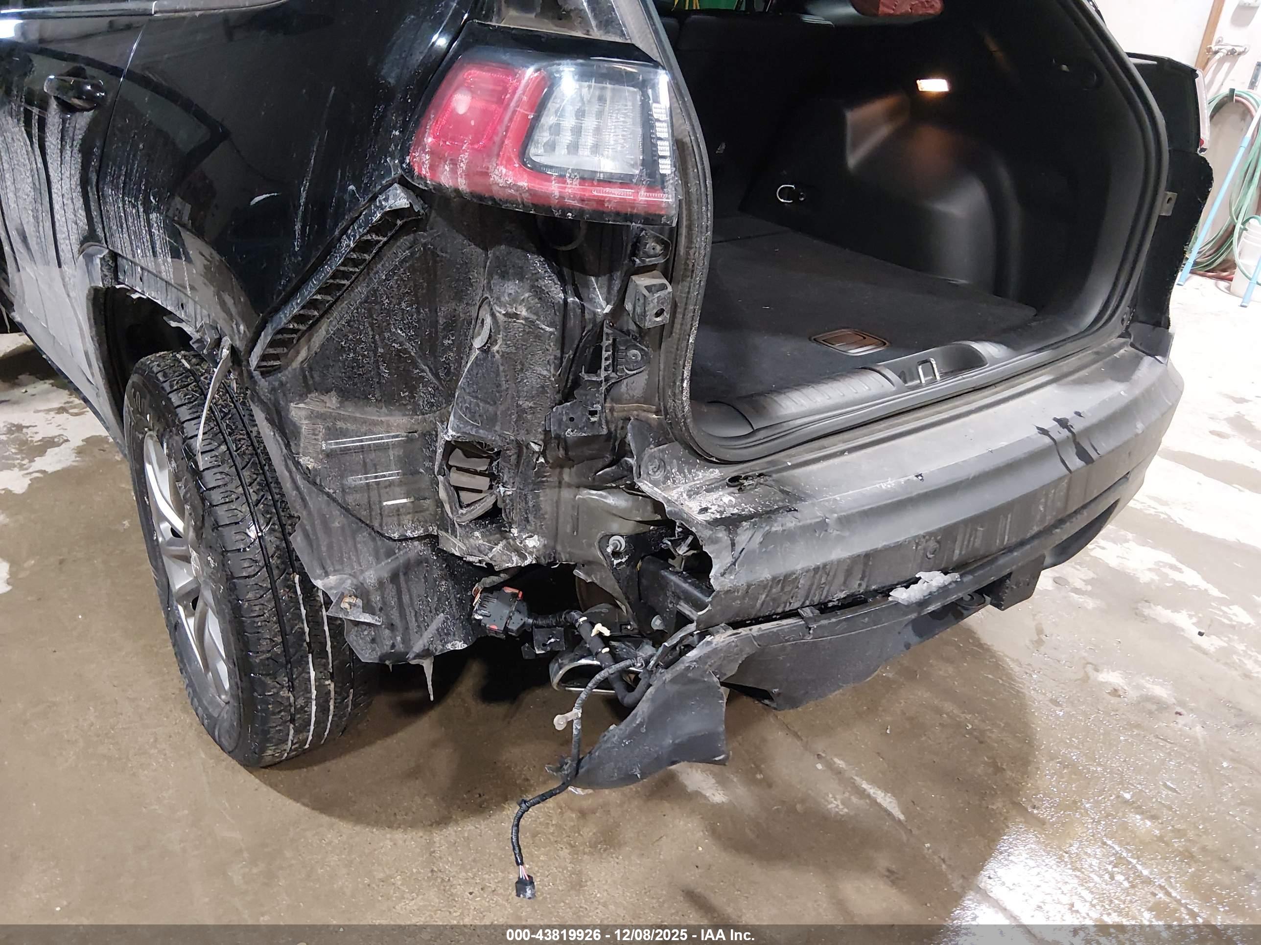 JEEP CHEROKEE image 6