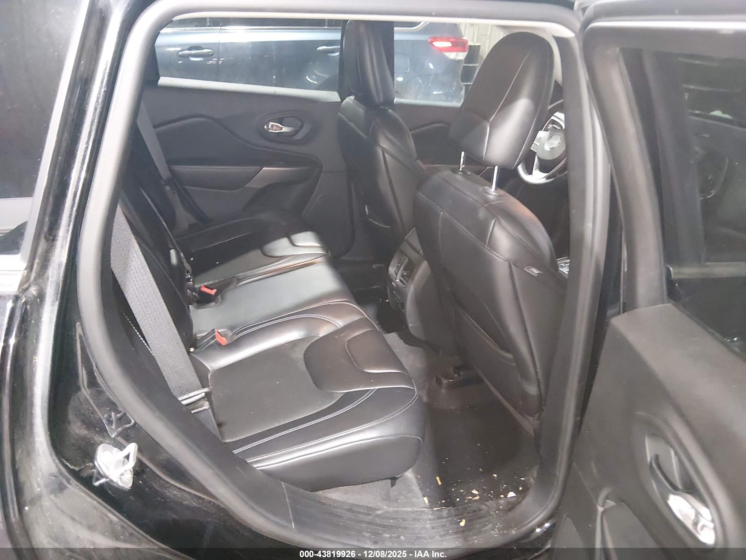 JEEP CHEROKEE image 8