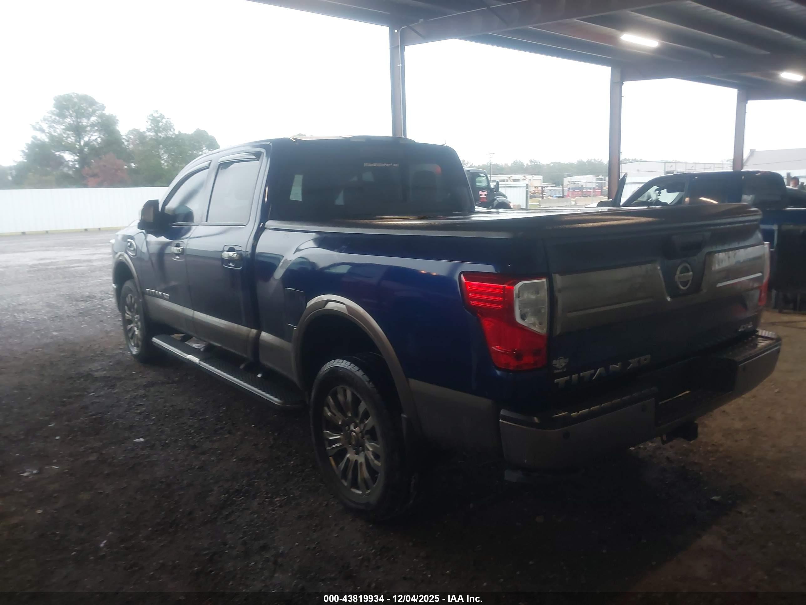 NISSAN TITAN image 3