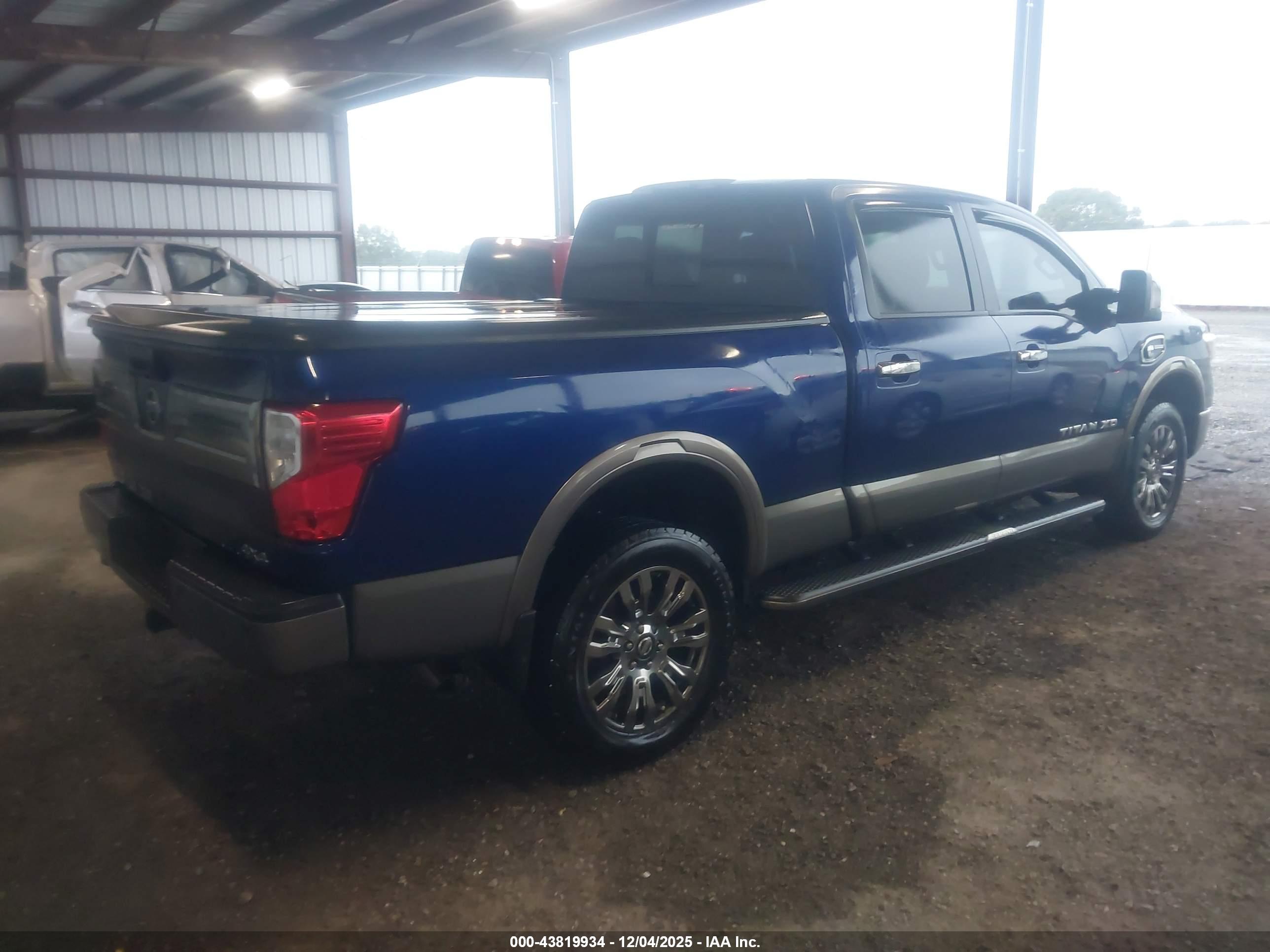 NISSAN TITAN image 4