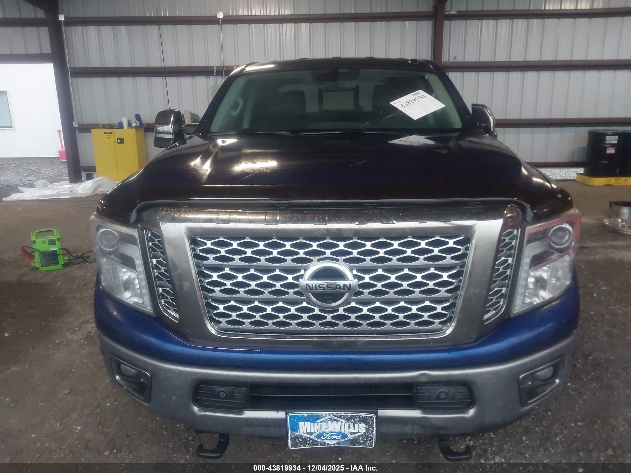 NISSAN TITAN image 6