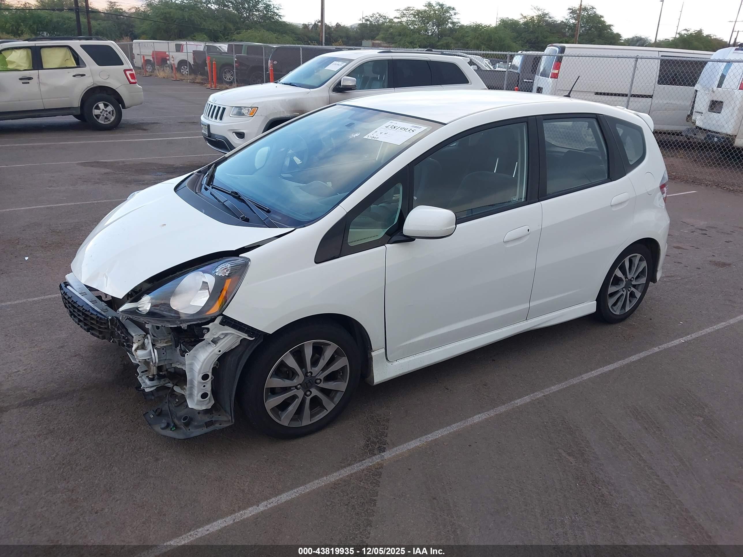 HONDA FIT image 2