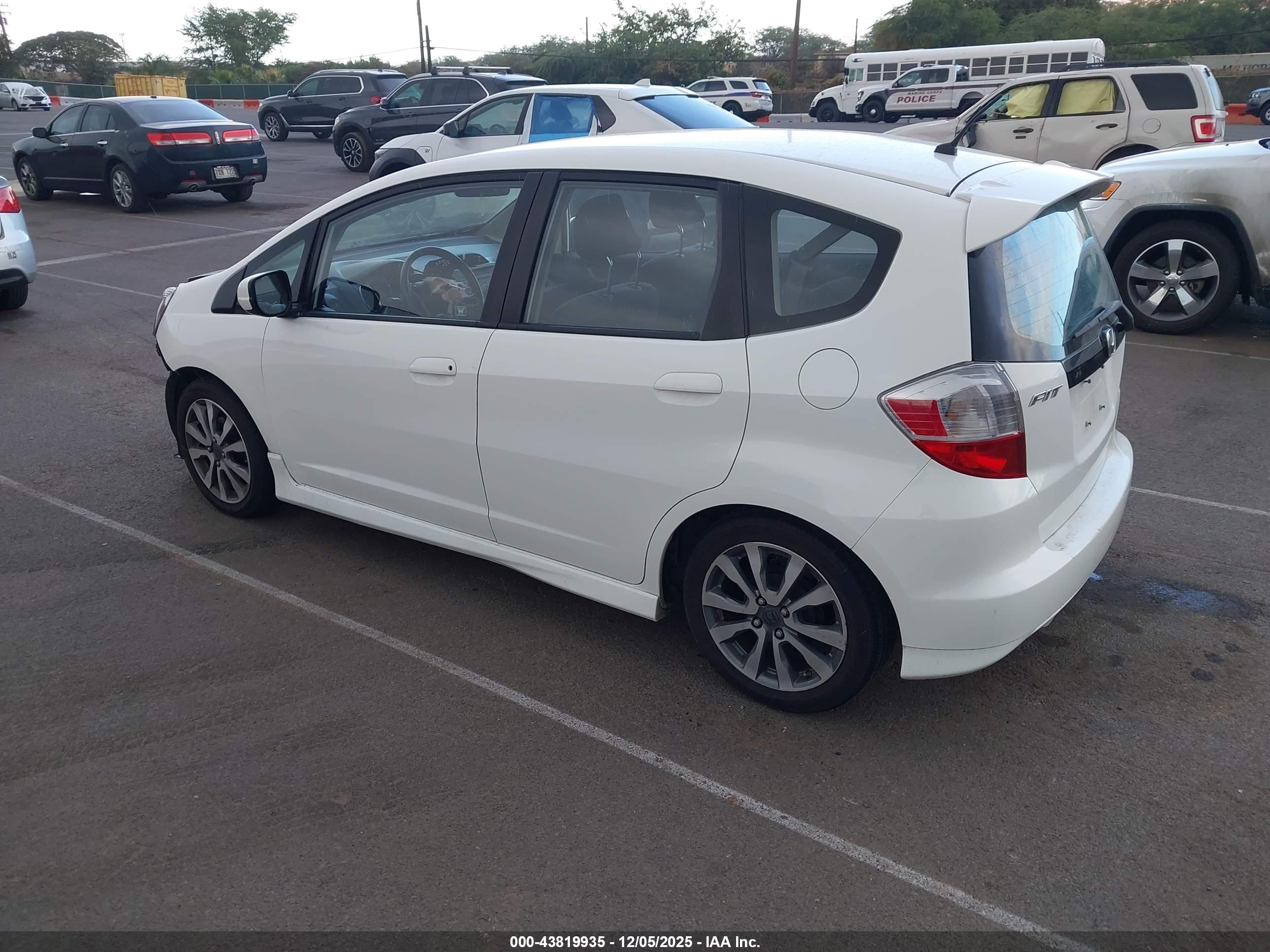 HONDA FIT image 3
