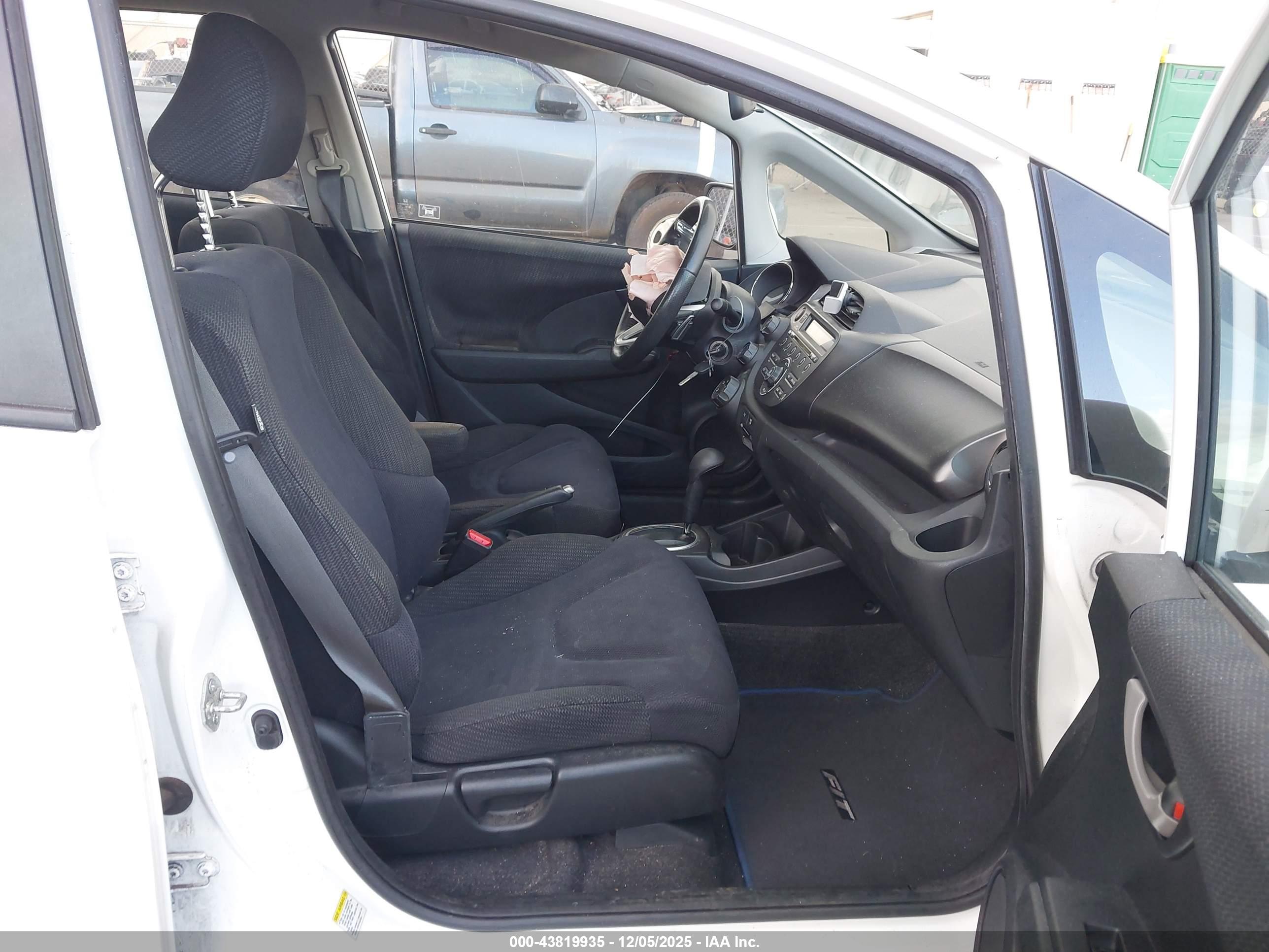 HONDA FIT image 5