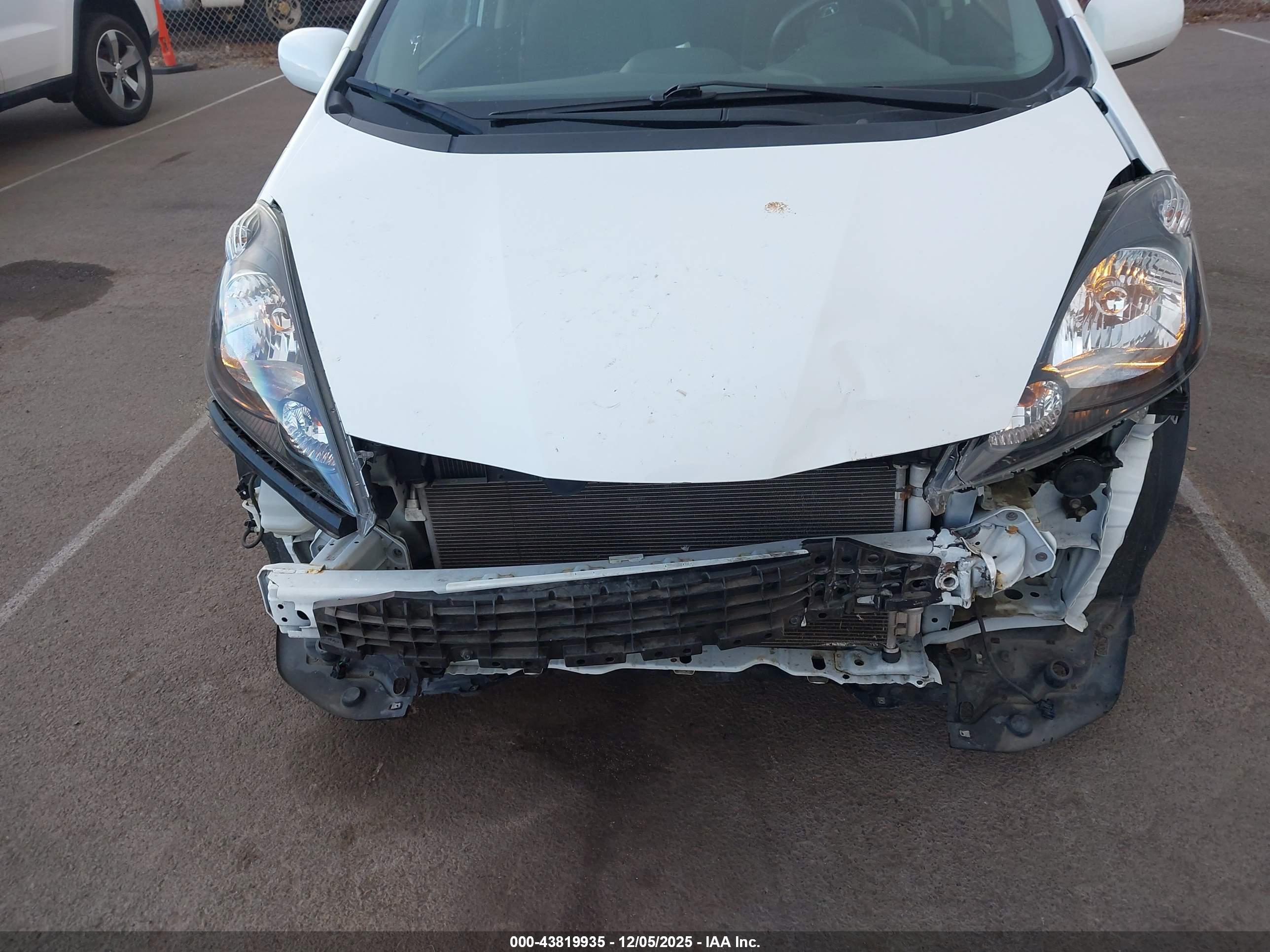 HONDA FIT image 6