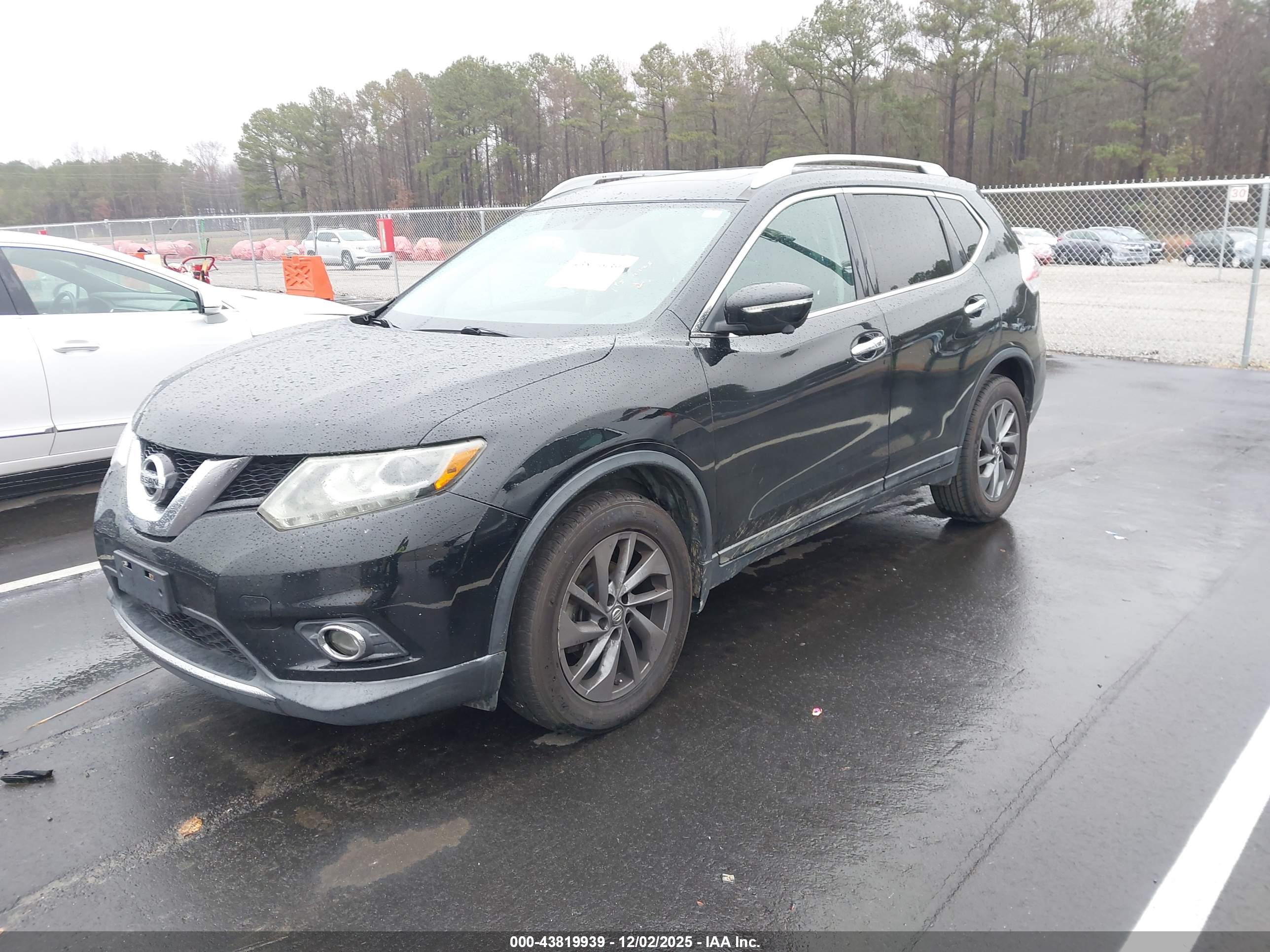 NISSAN ROGUE image 2