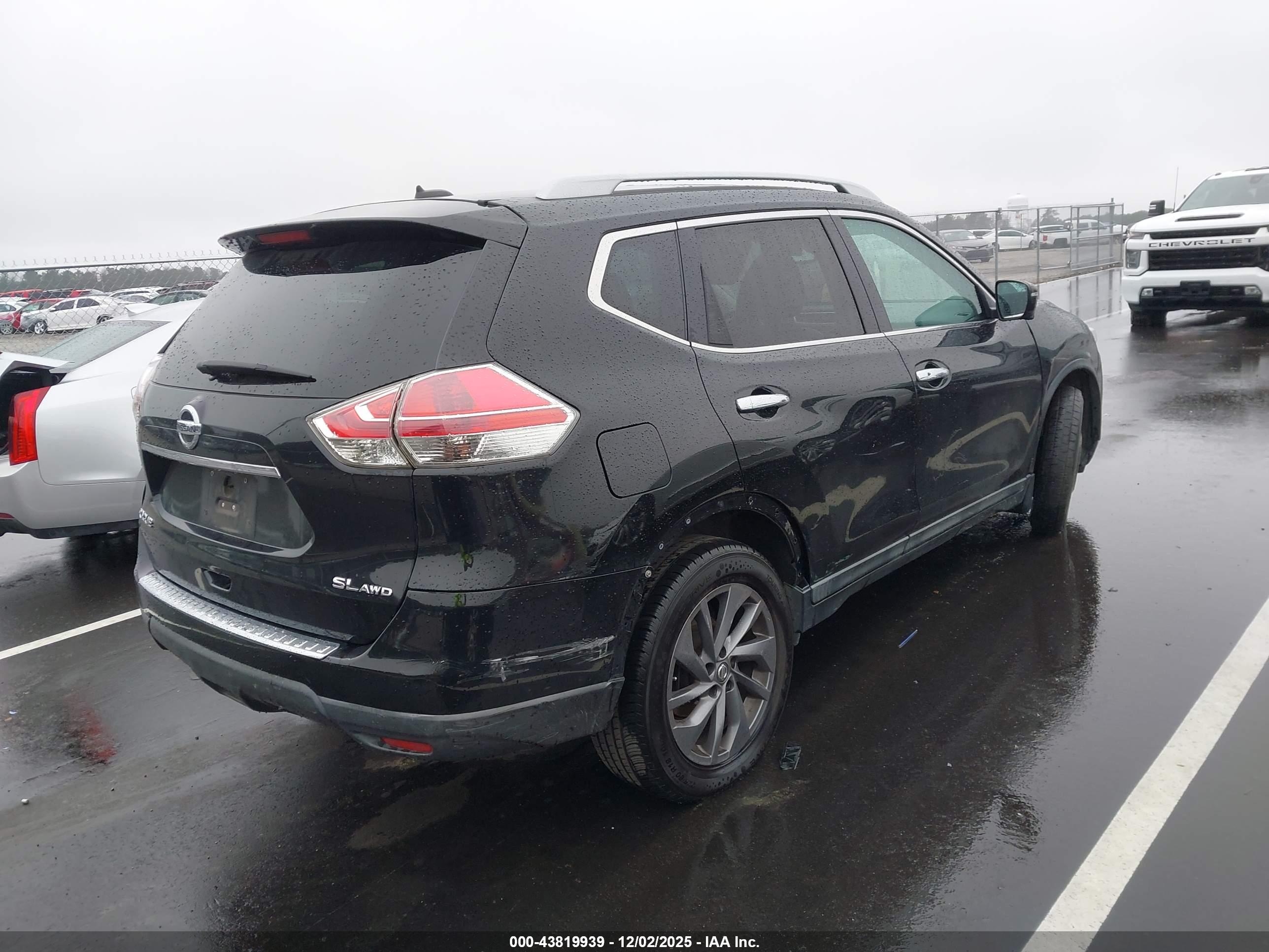 NISSAN ROGUE image 4