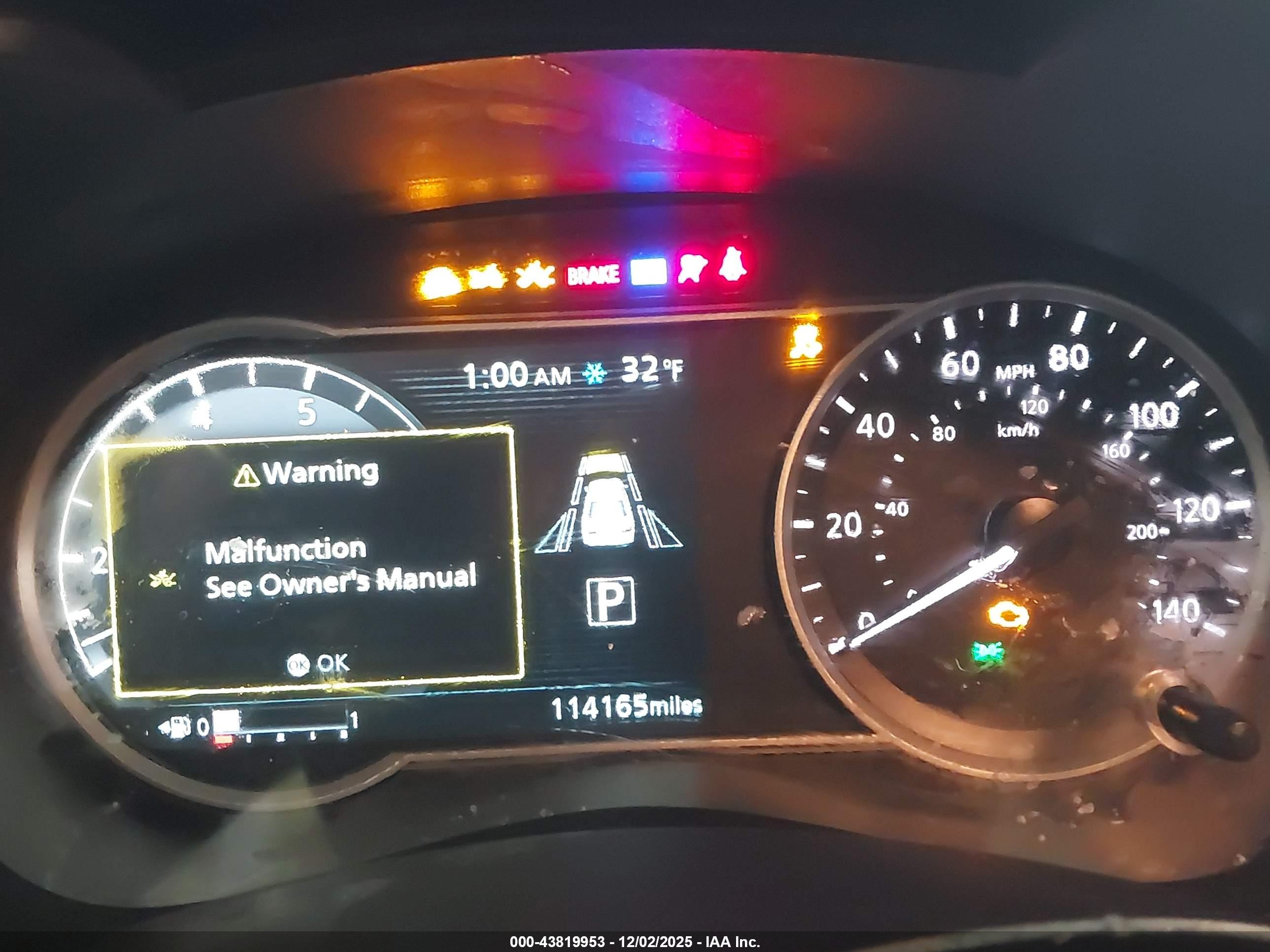 NISSAN VERSA image 7