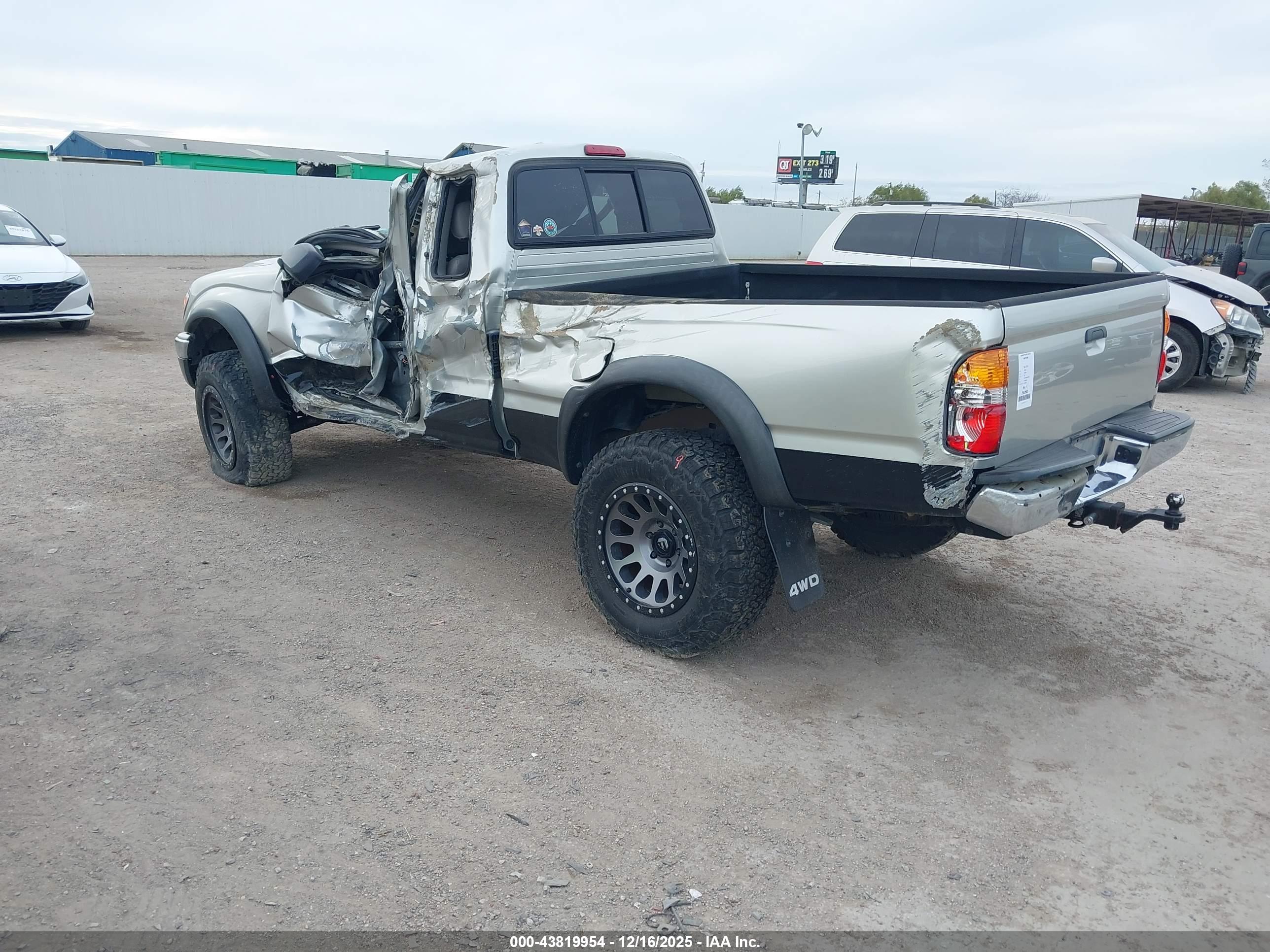 TOYOTA TACOMA image 3