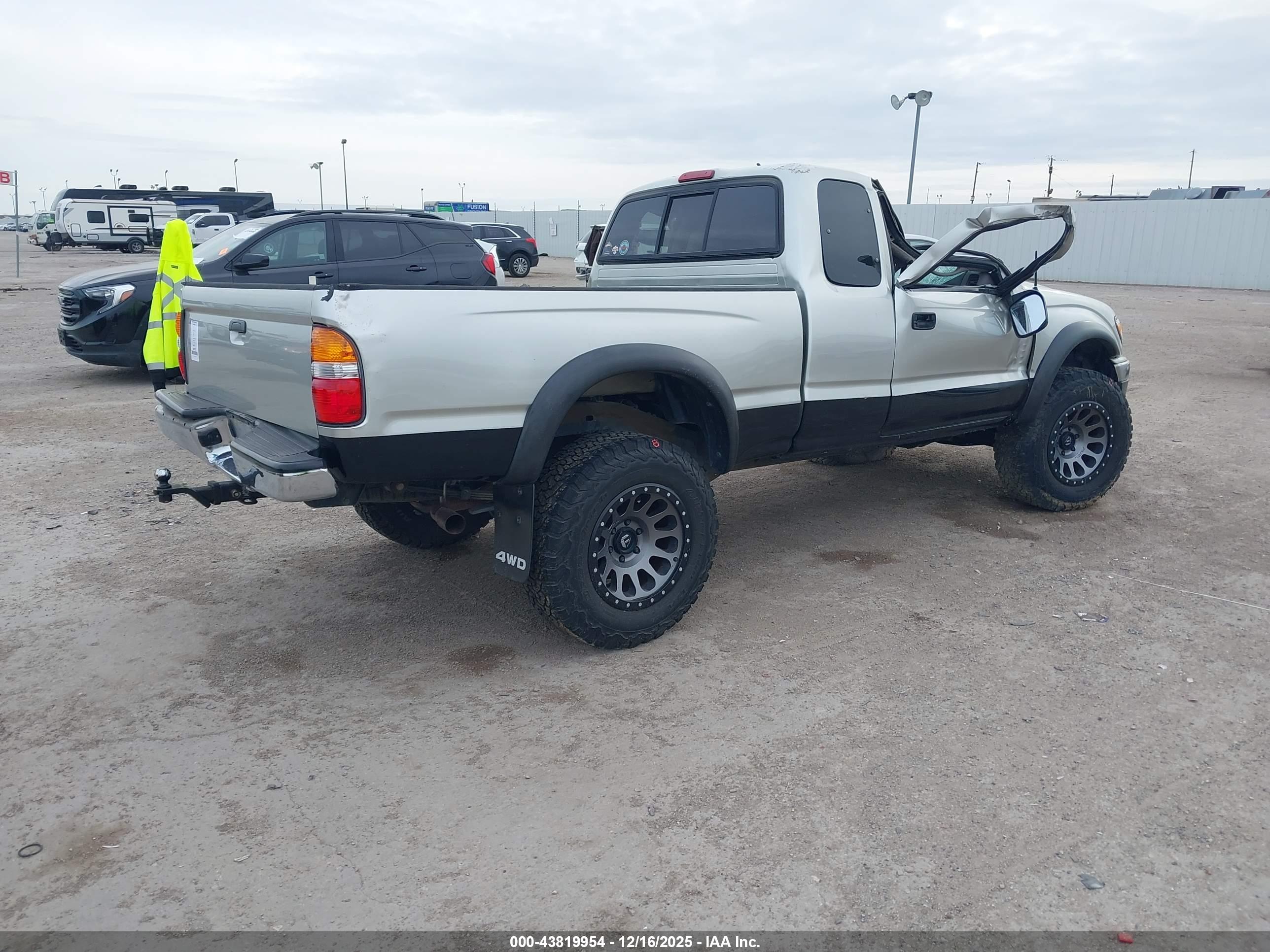 TOYOTA TACOMA image 4