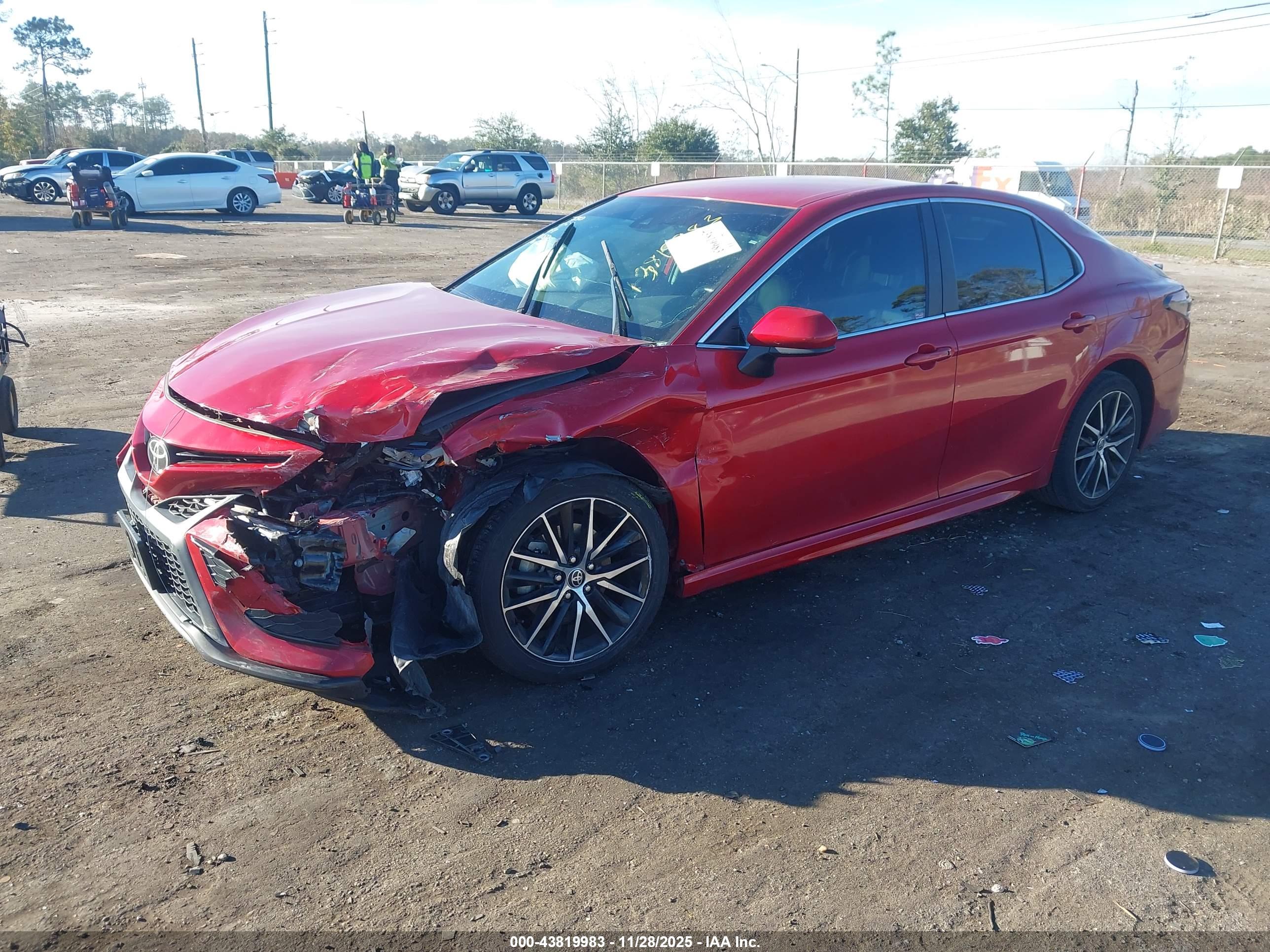TOYOTA CAMRY image 2