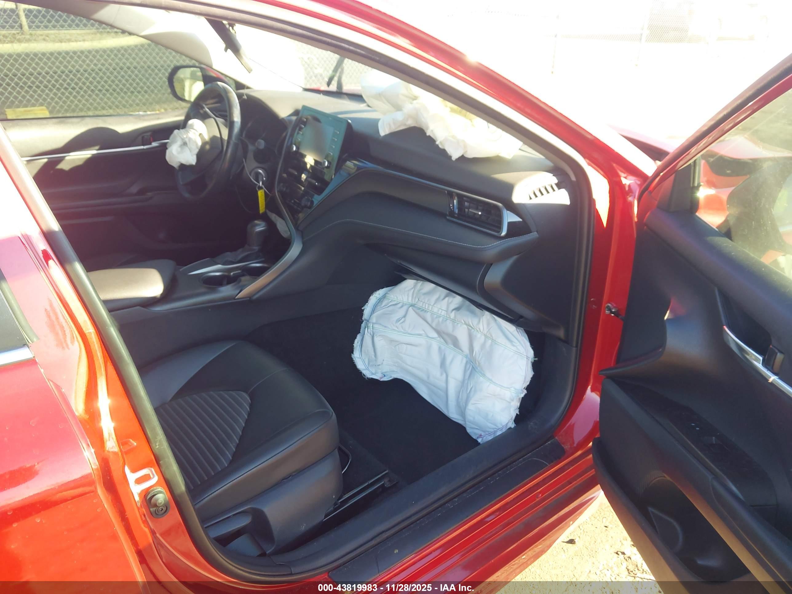 TOYOTA CAMRY image 5