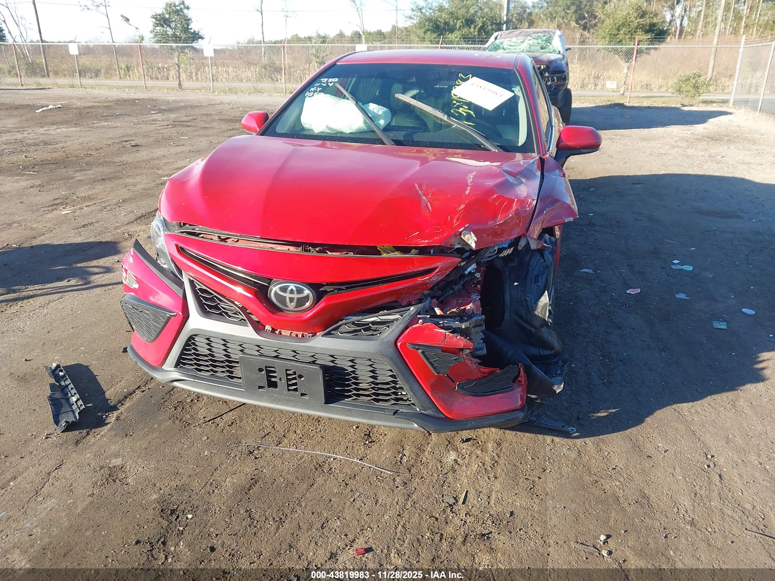 TOYOTA CAMRY image 6
