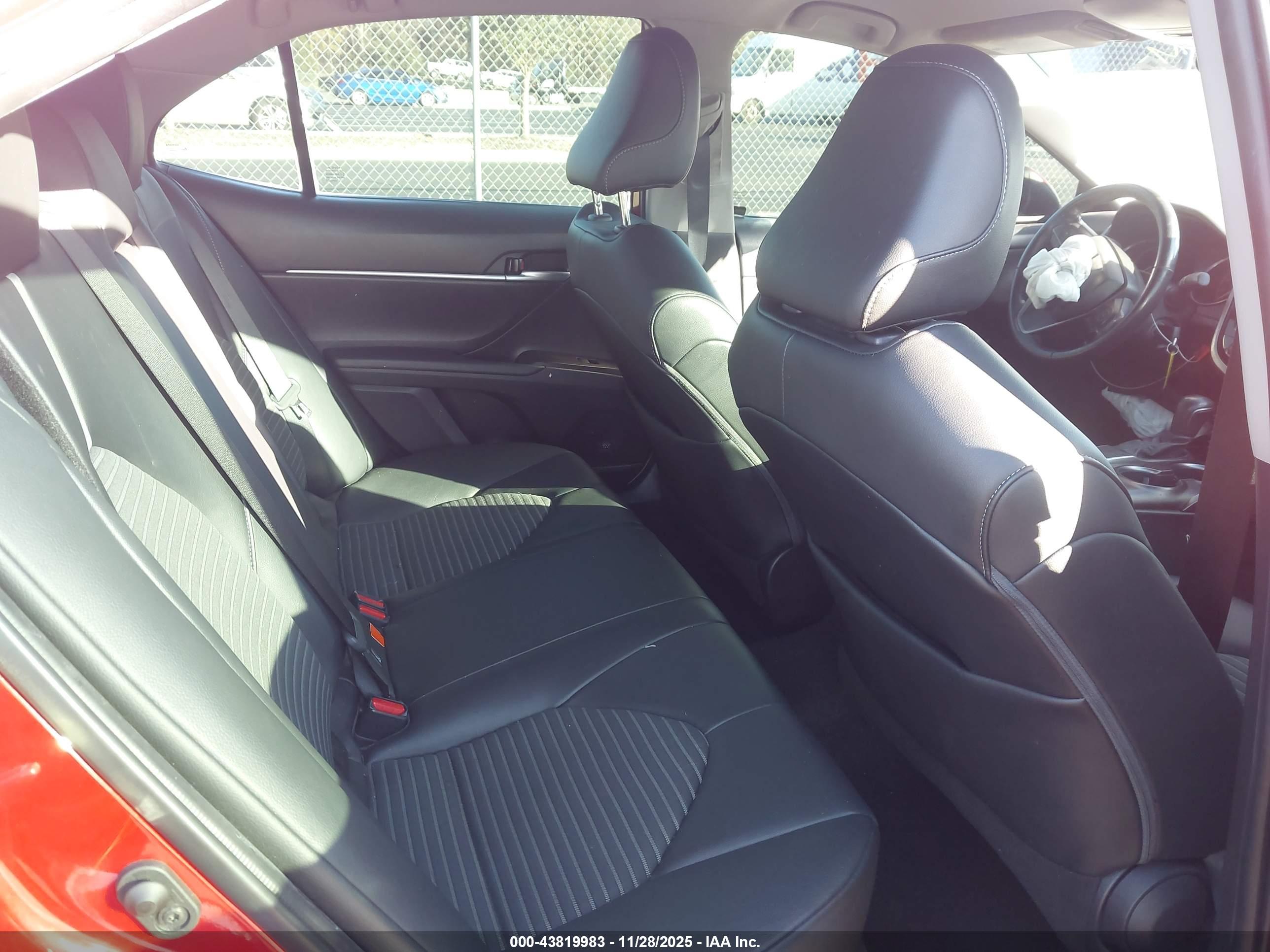 TOYOTA CAMRY image 8