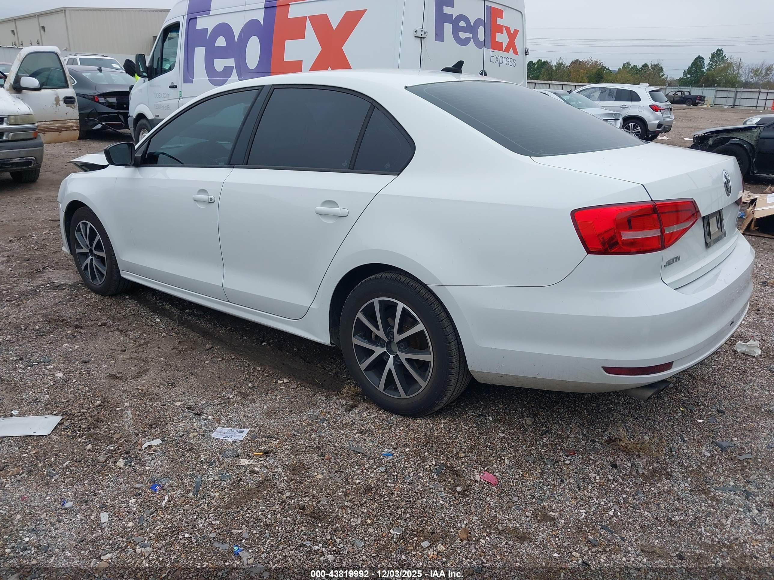 VOLKSWAGEN JETTA image 3
