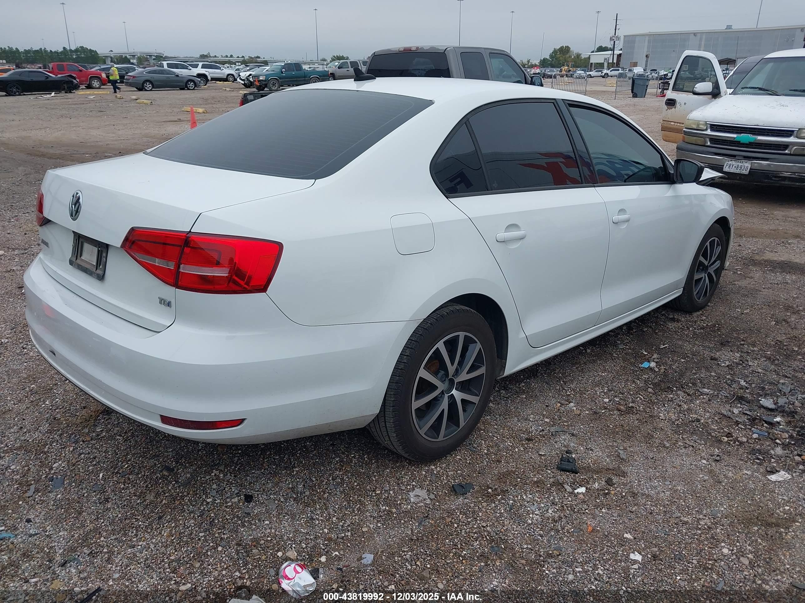 VOLKSWAGEN JETTA image 4