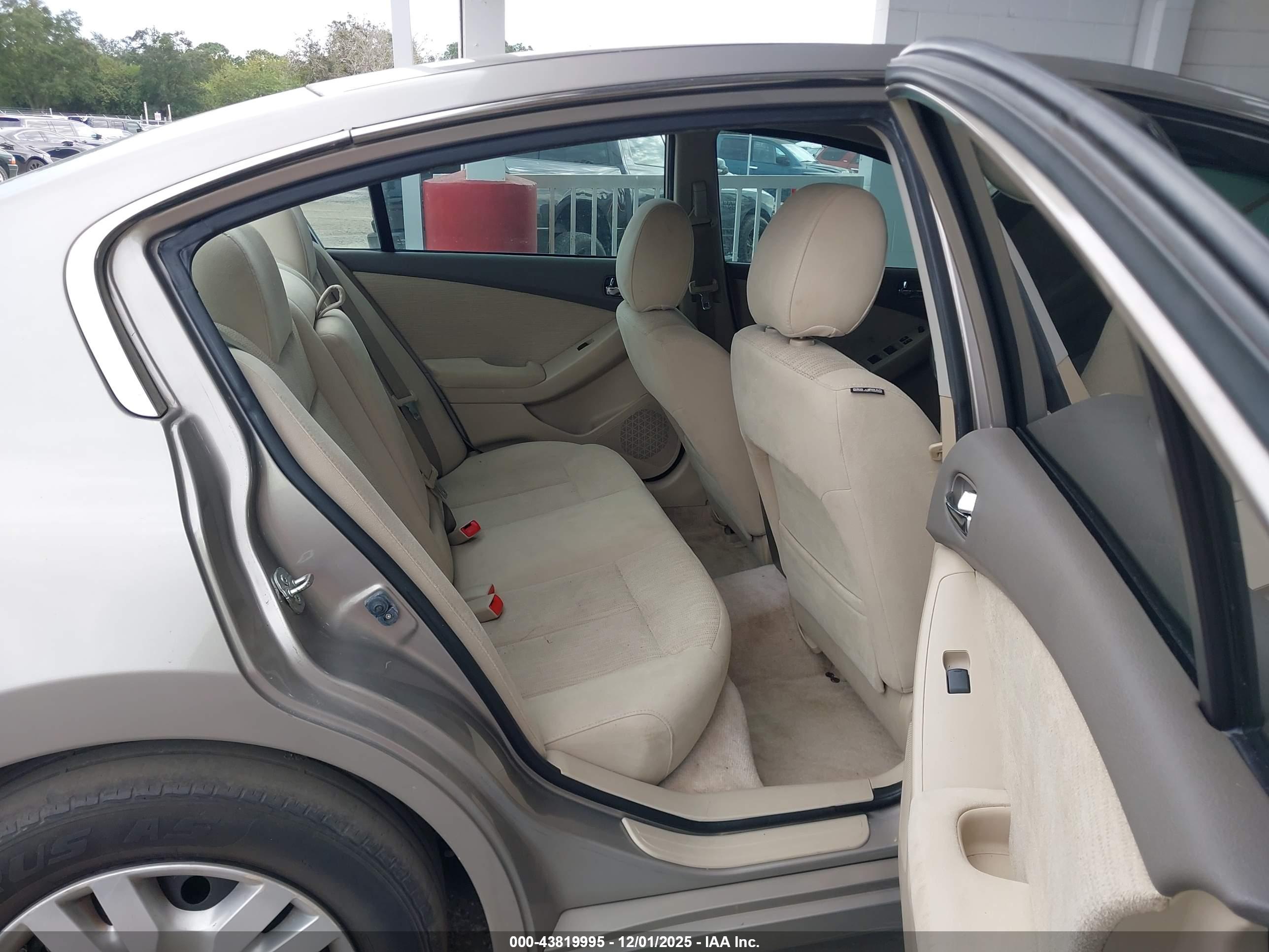NISSAN ALTIMA image 8