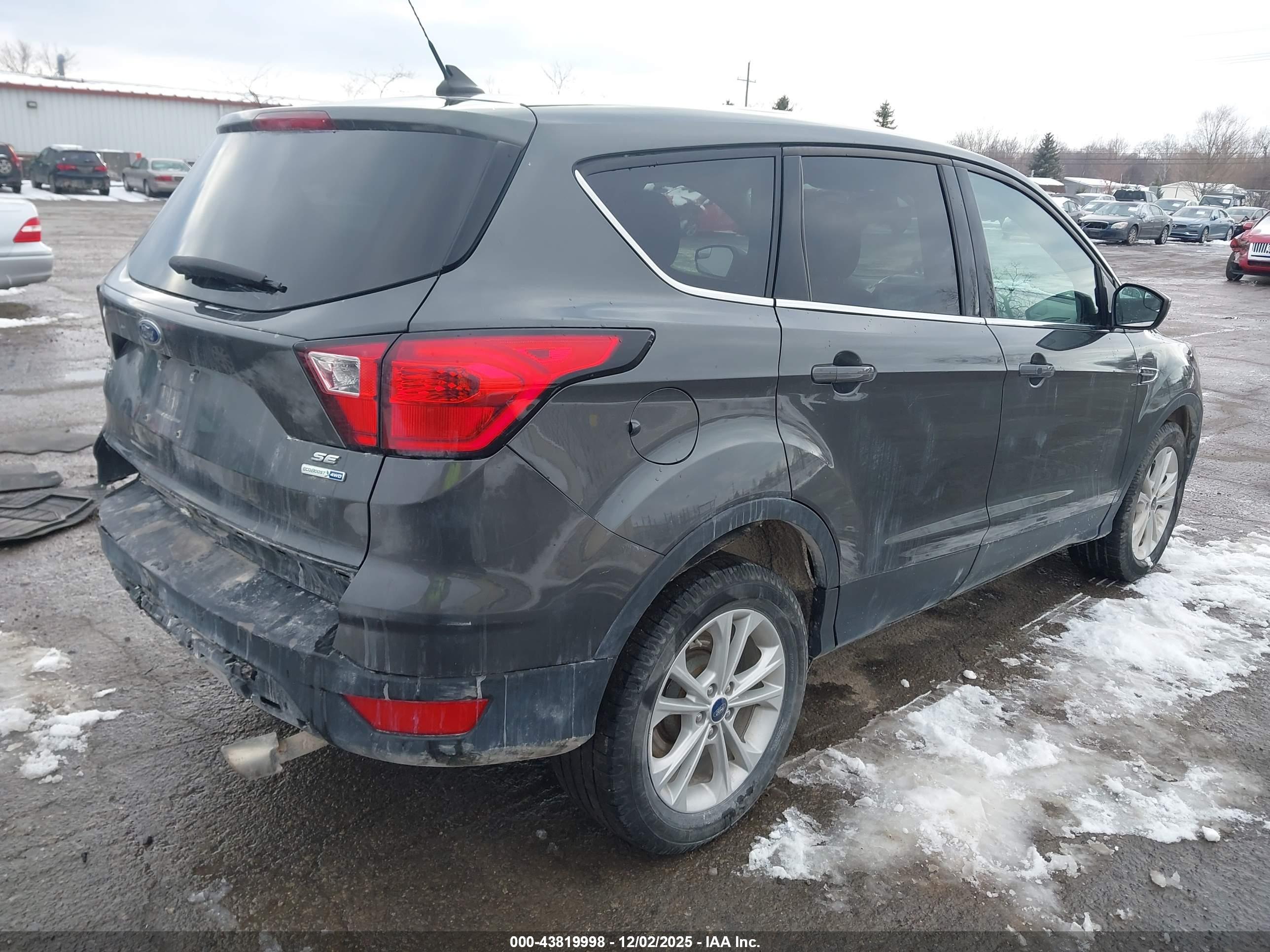 FORD ESCAPE image 4