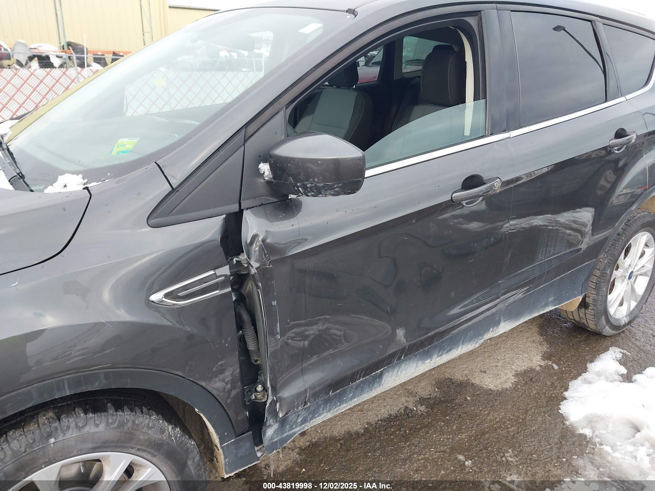 FORD ESCAPE image 6