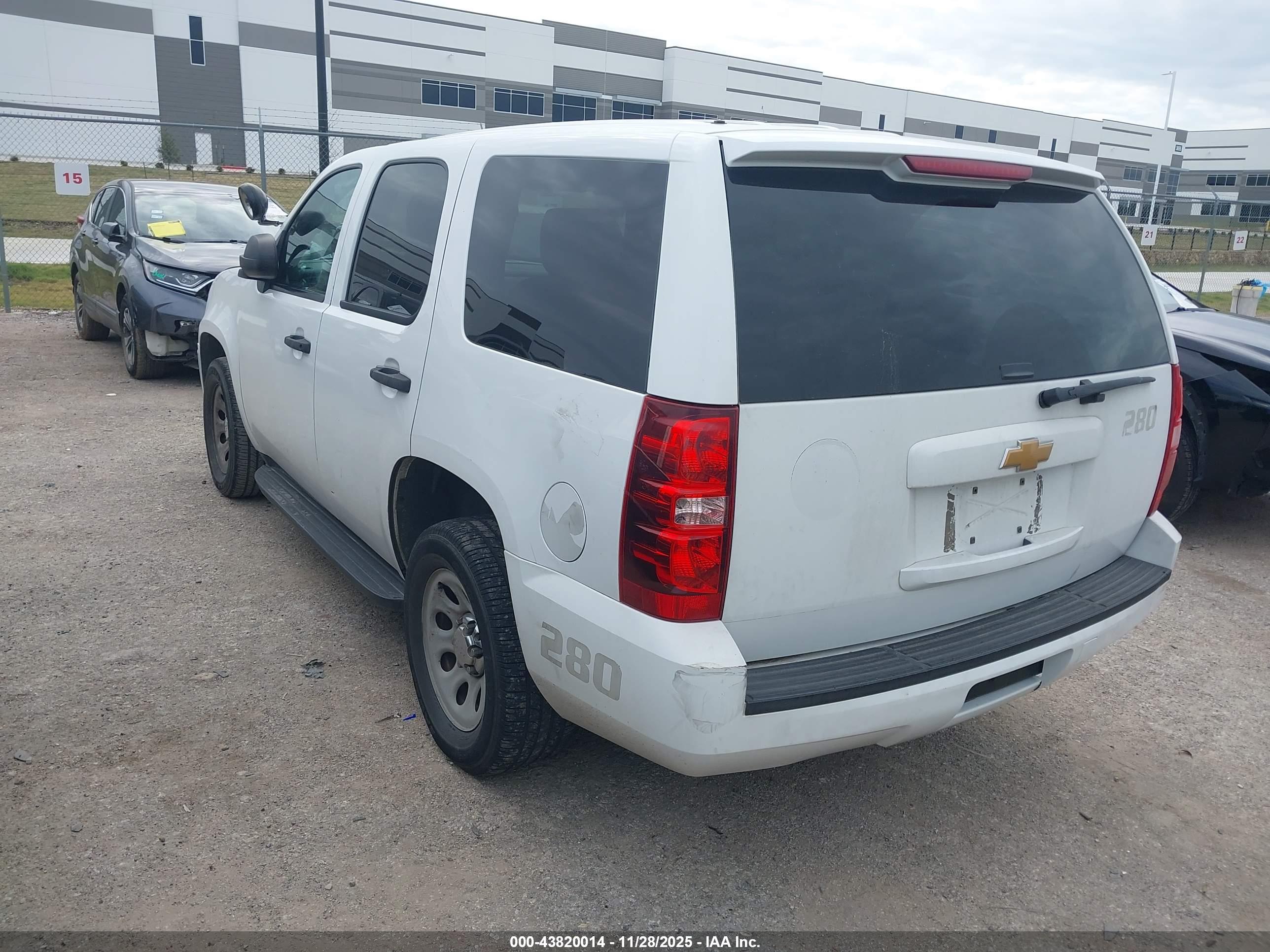 CHEVROLET TAHOE image 3