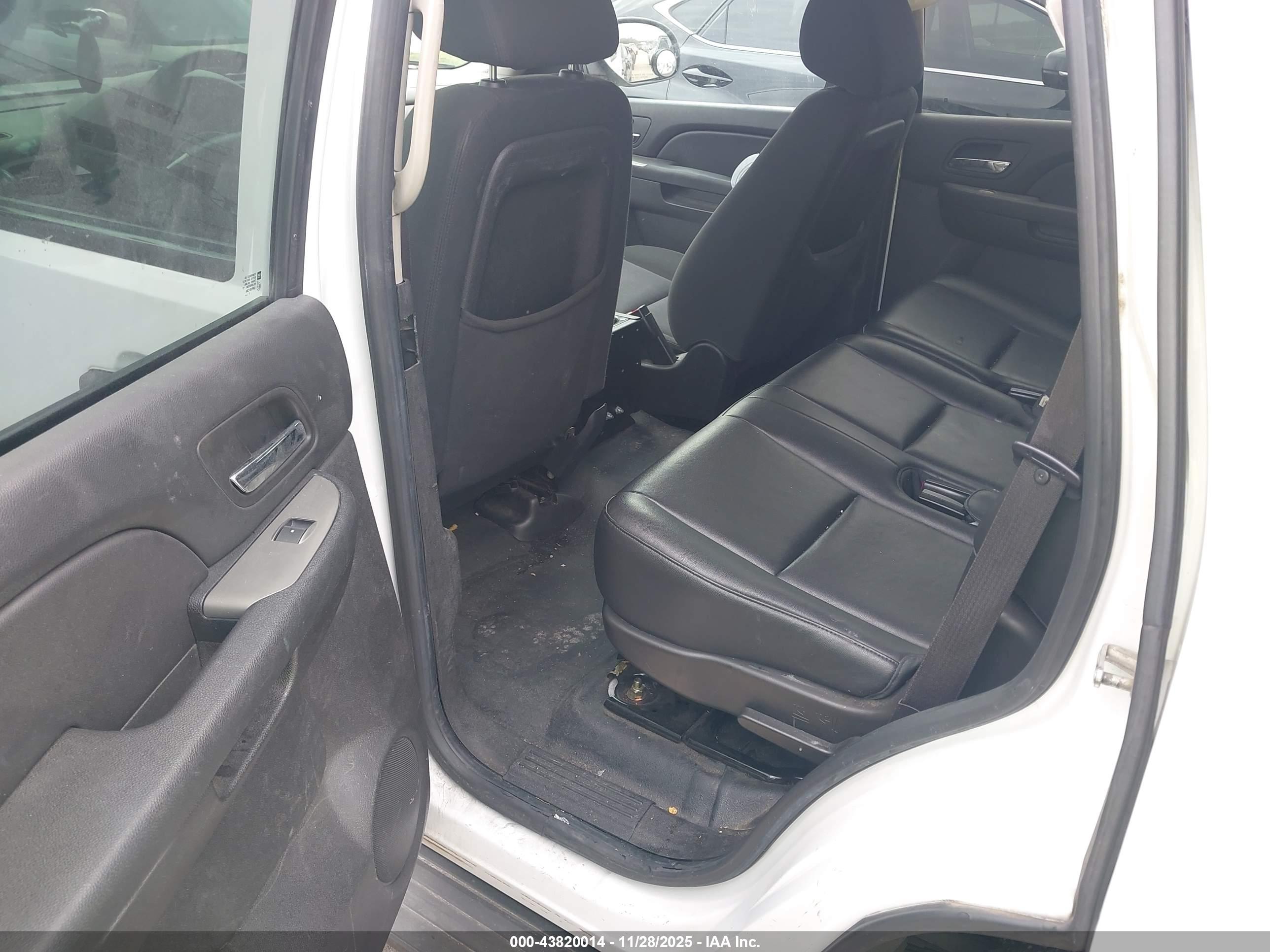 CHEVROLET TAHOE image 8