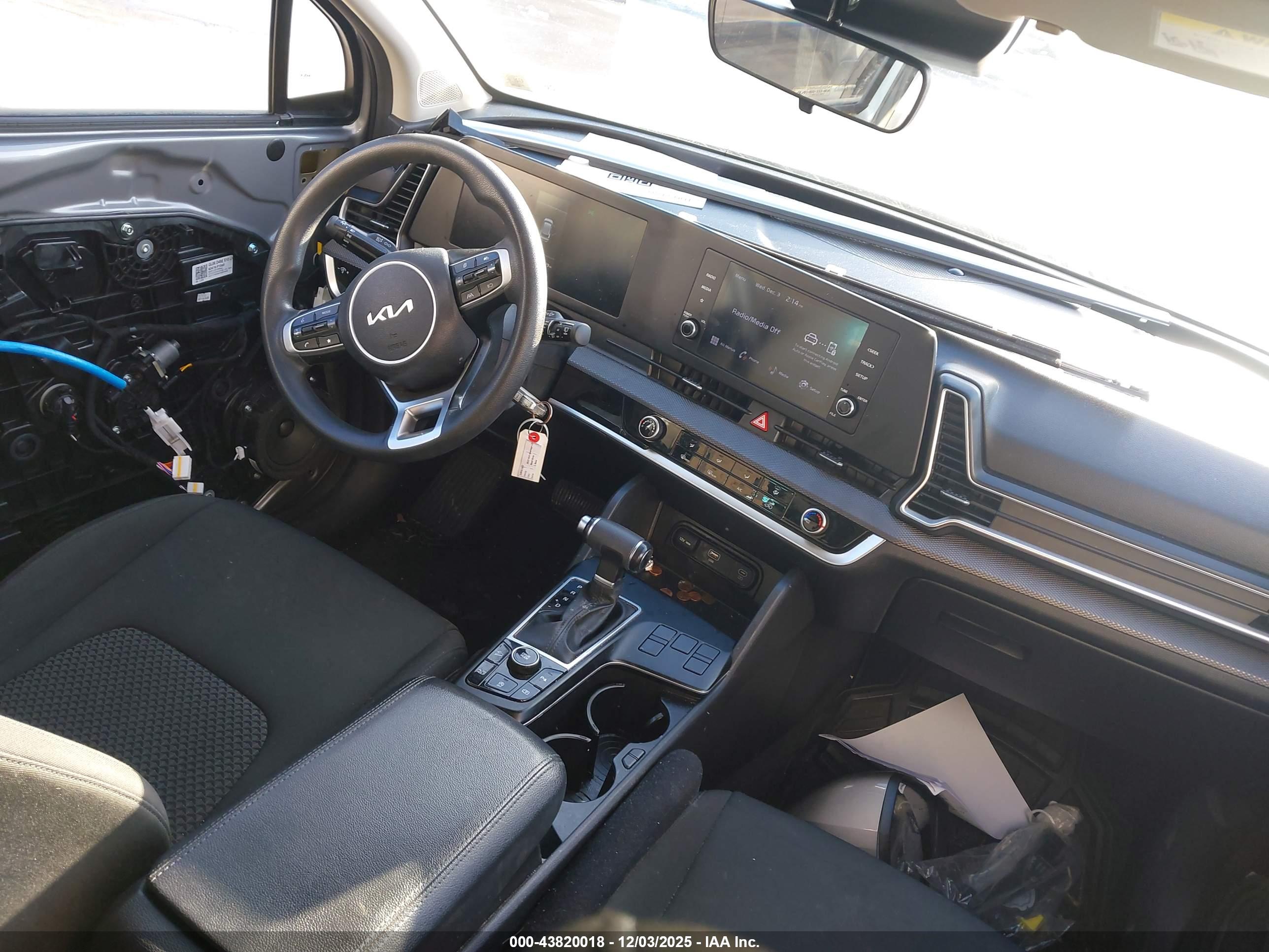 KIA SPORTAGE image 5