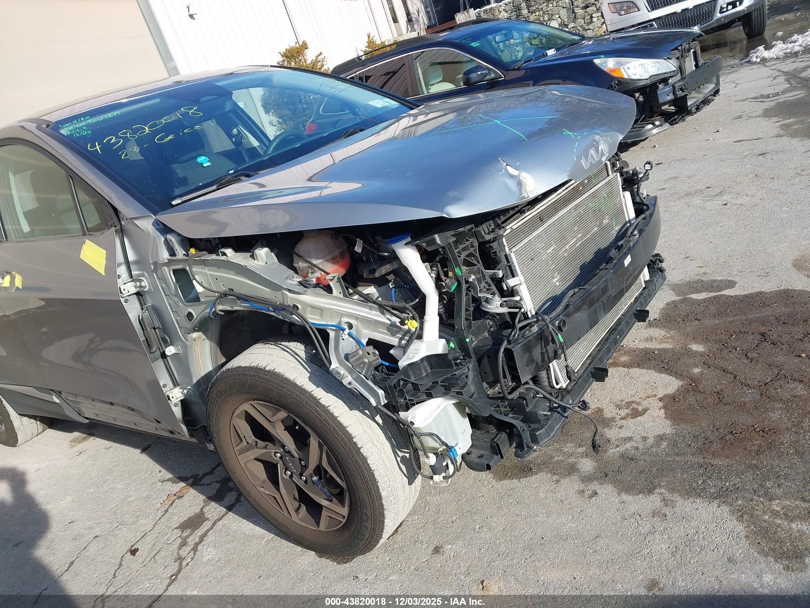 KIA SPORTAGE image 6