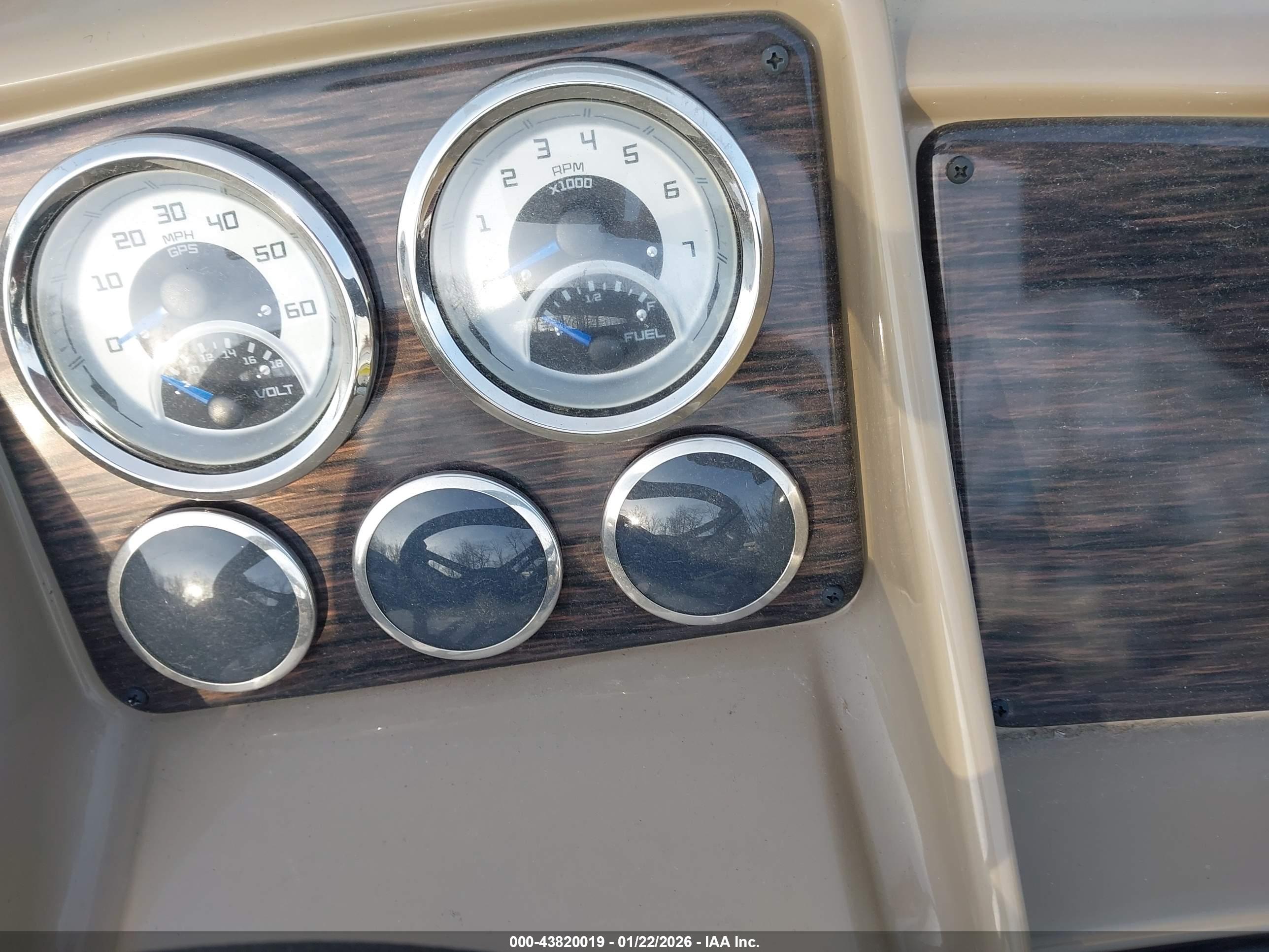 MIRAGE 820 image 7