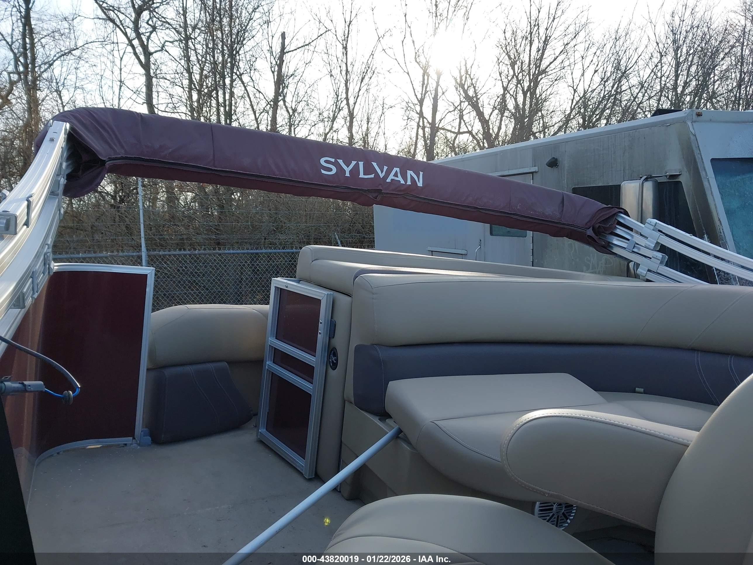 MIRAGE 820 image 8