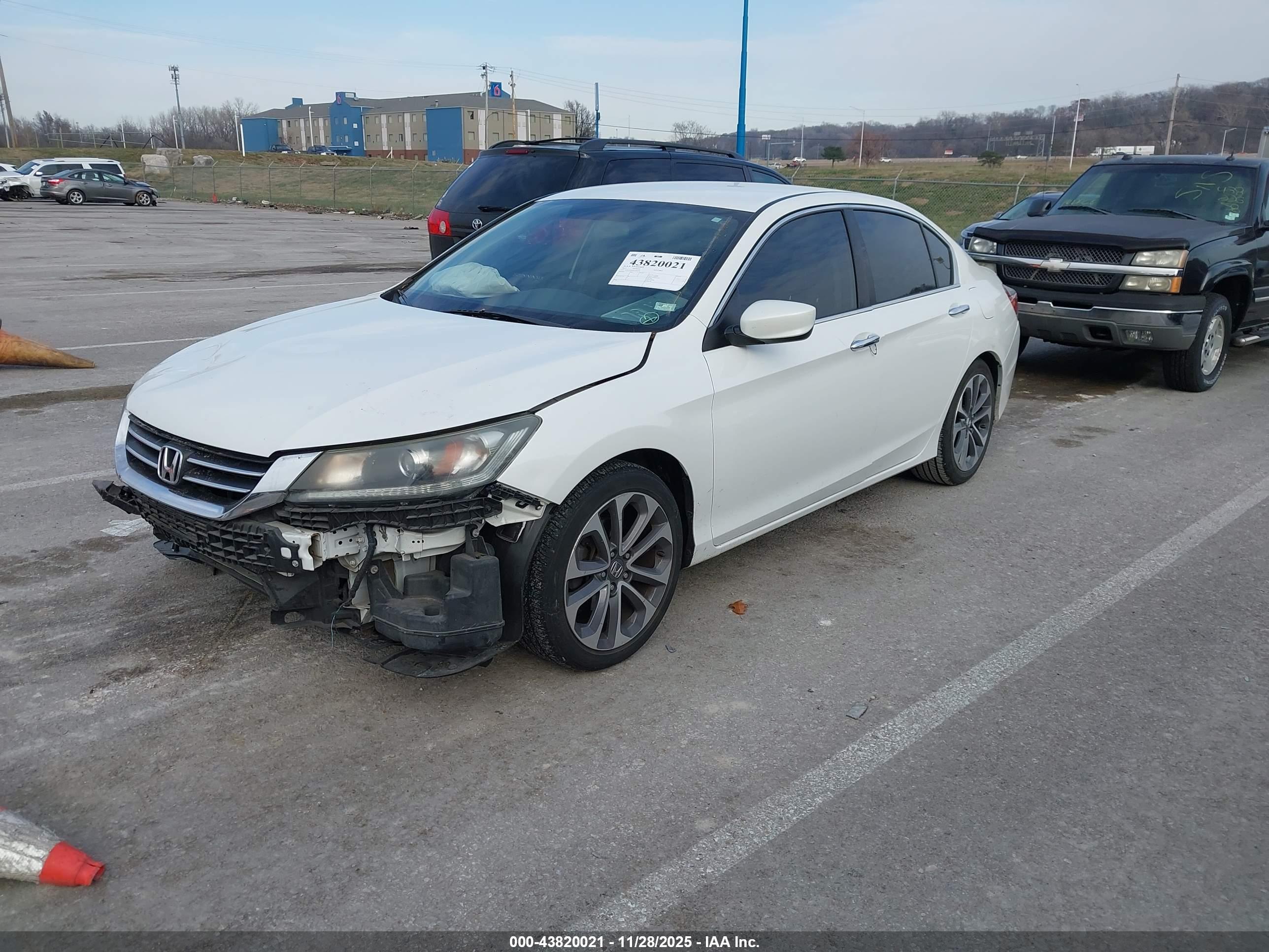 HONDA ACCORD image 2