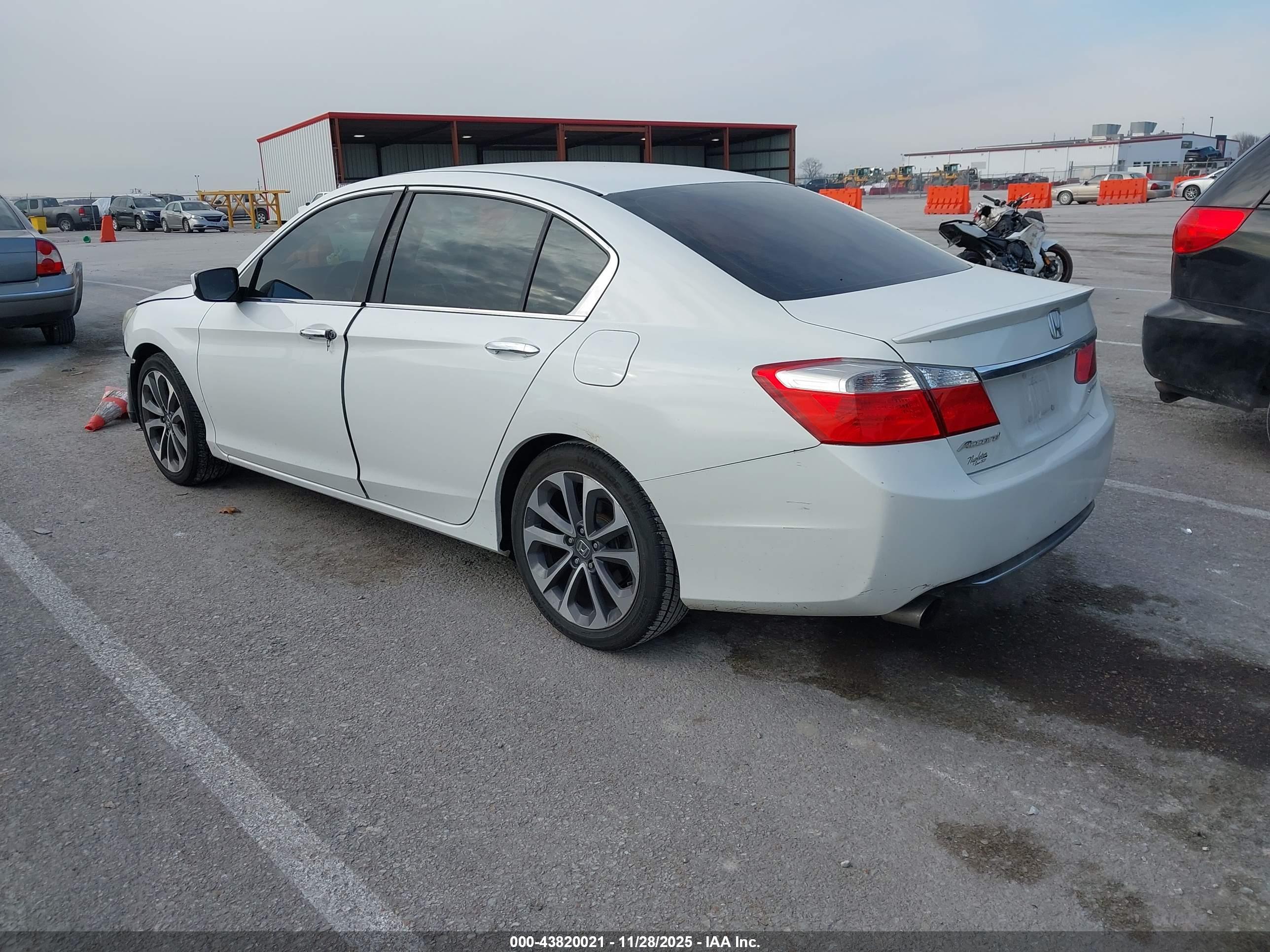 HONDA ACCORD image 3