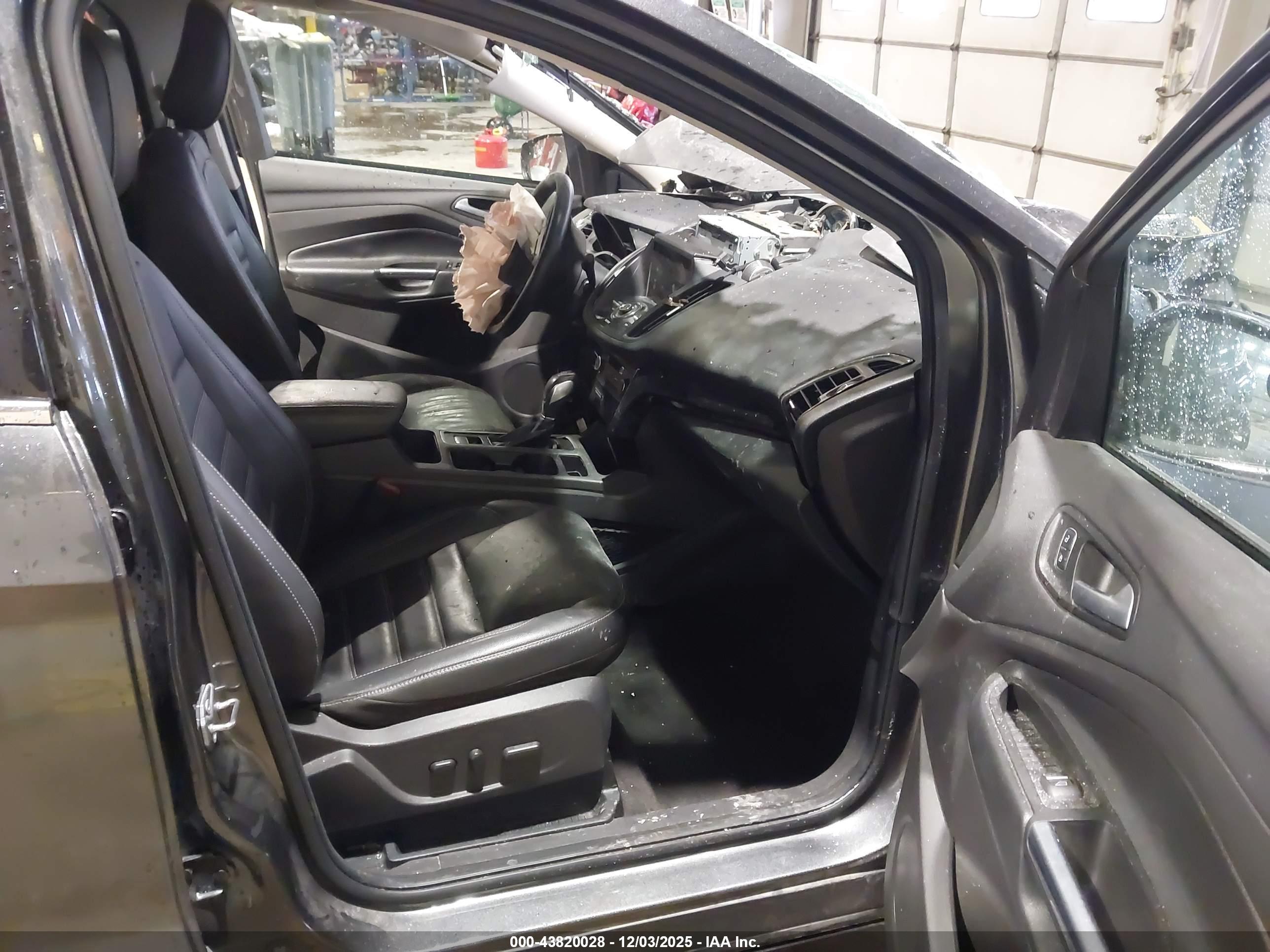 FORD ESCAPE image 5