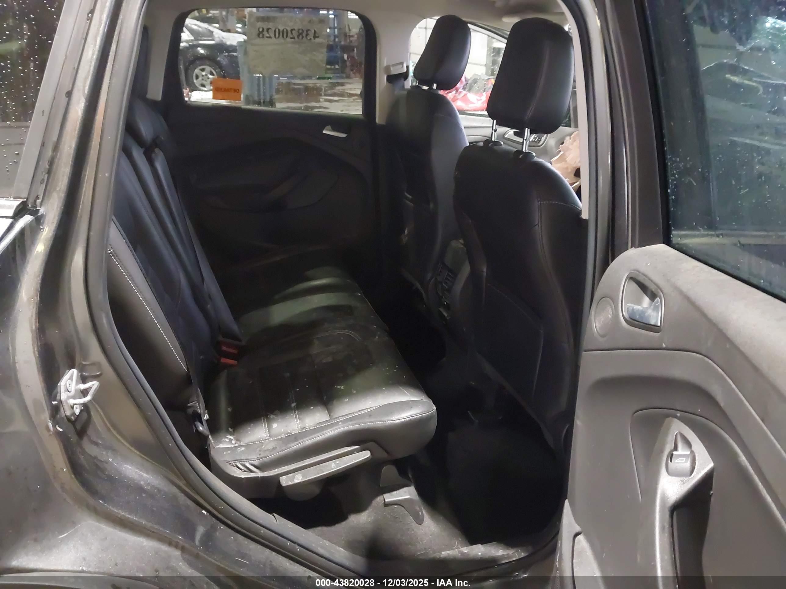 FORD ESCAPE image 8