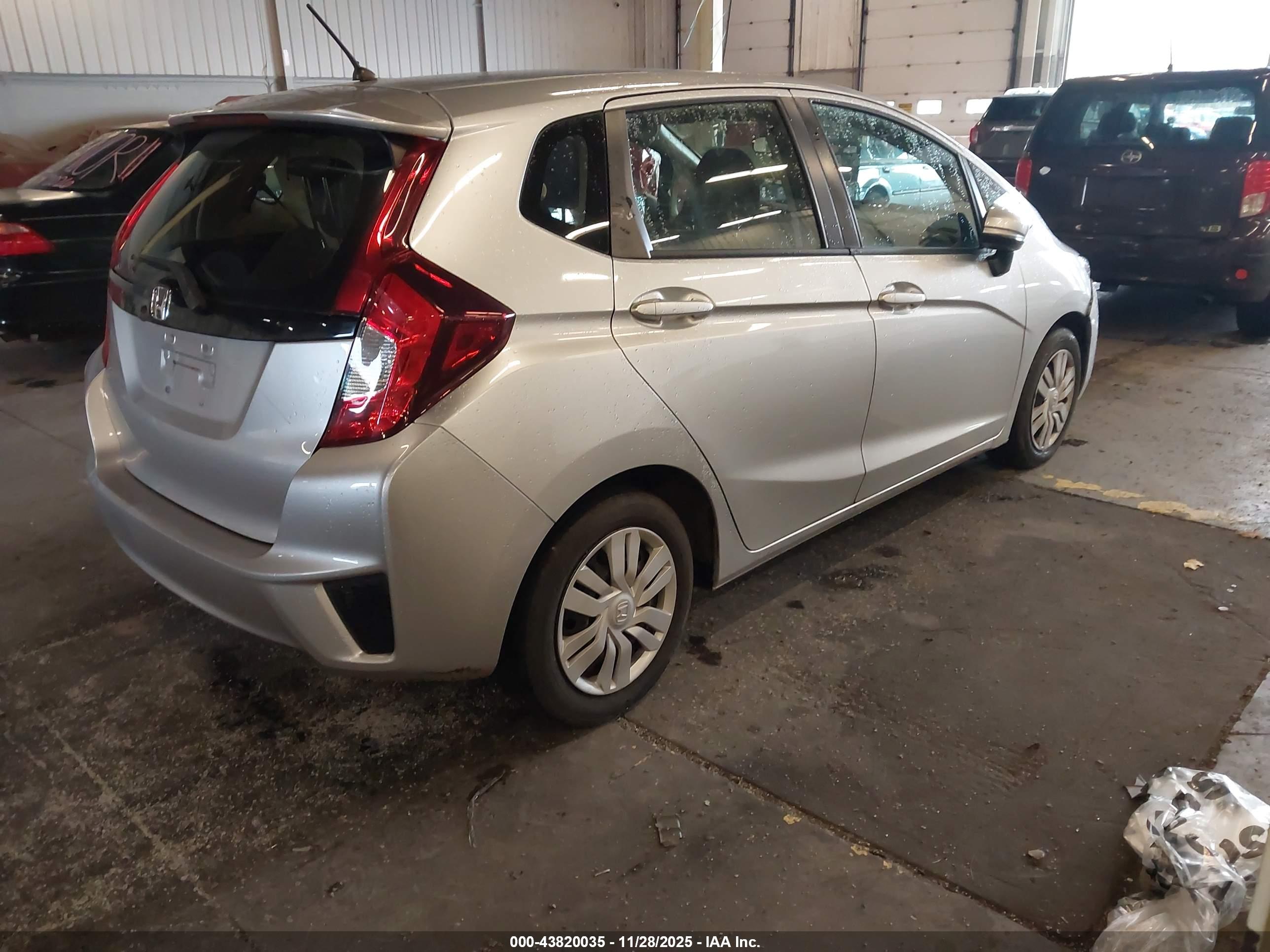 HONDA FIT image 4