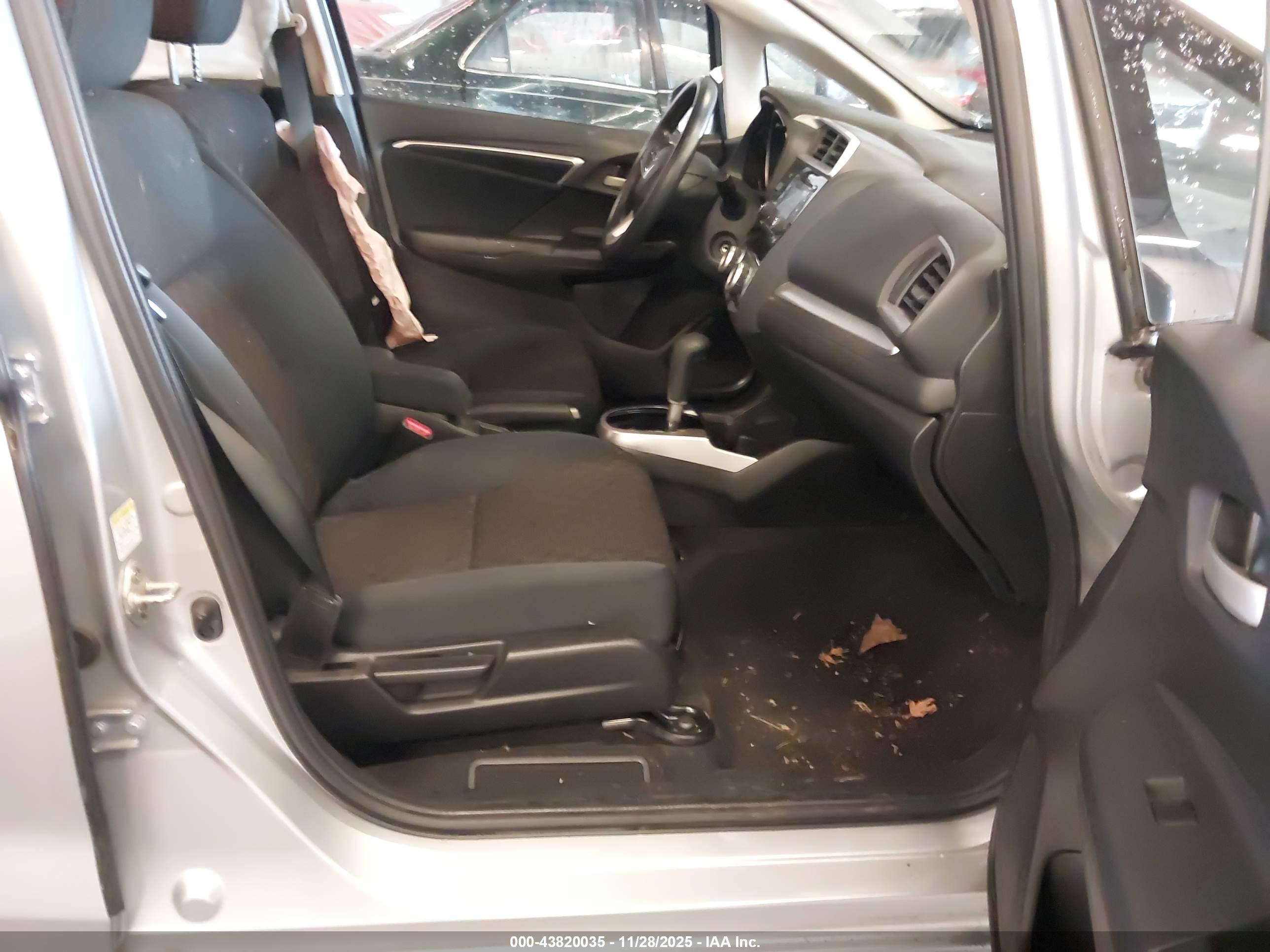 HONDA FIT image 5
