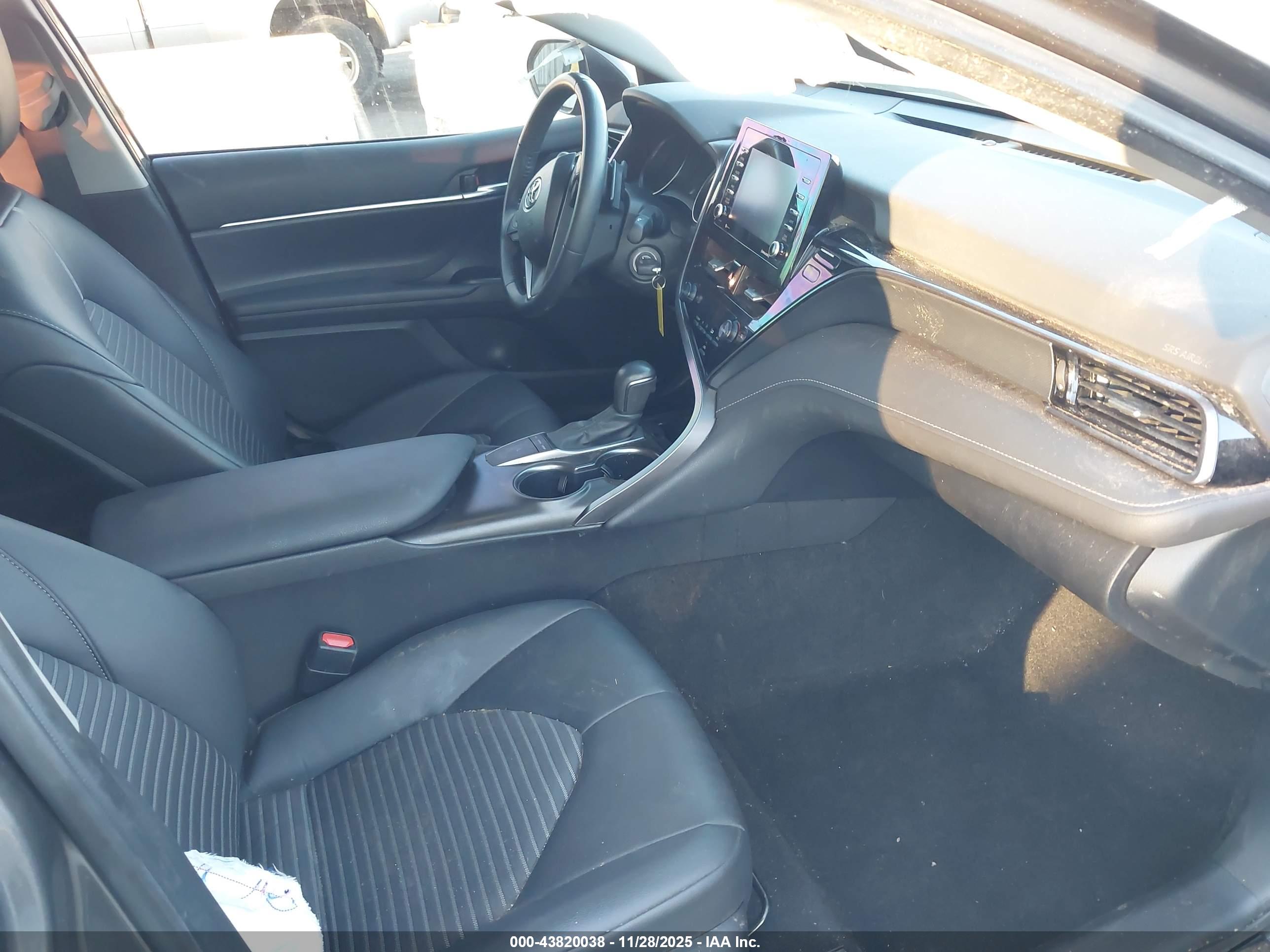 TOYOTA CAMRY image 5