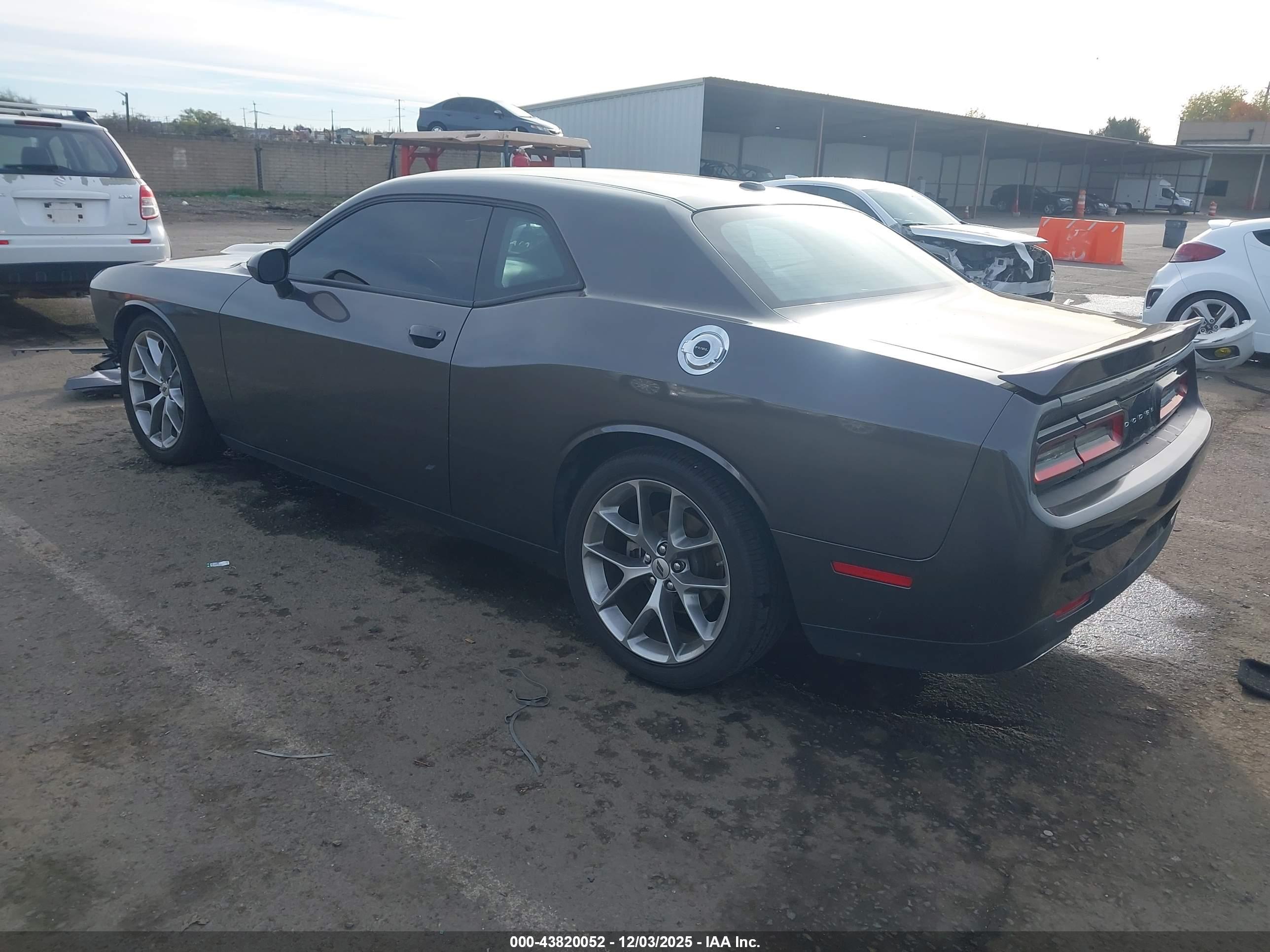DODGE CHALLENGER image 3