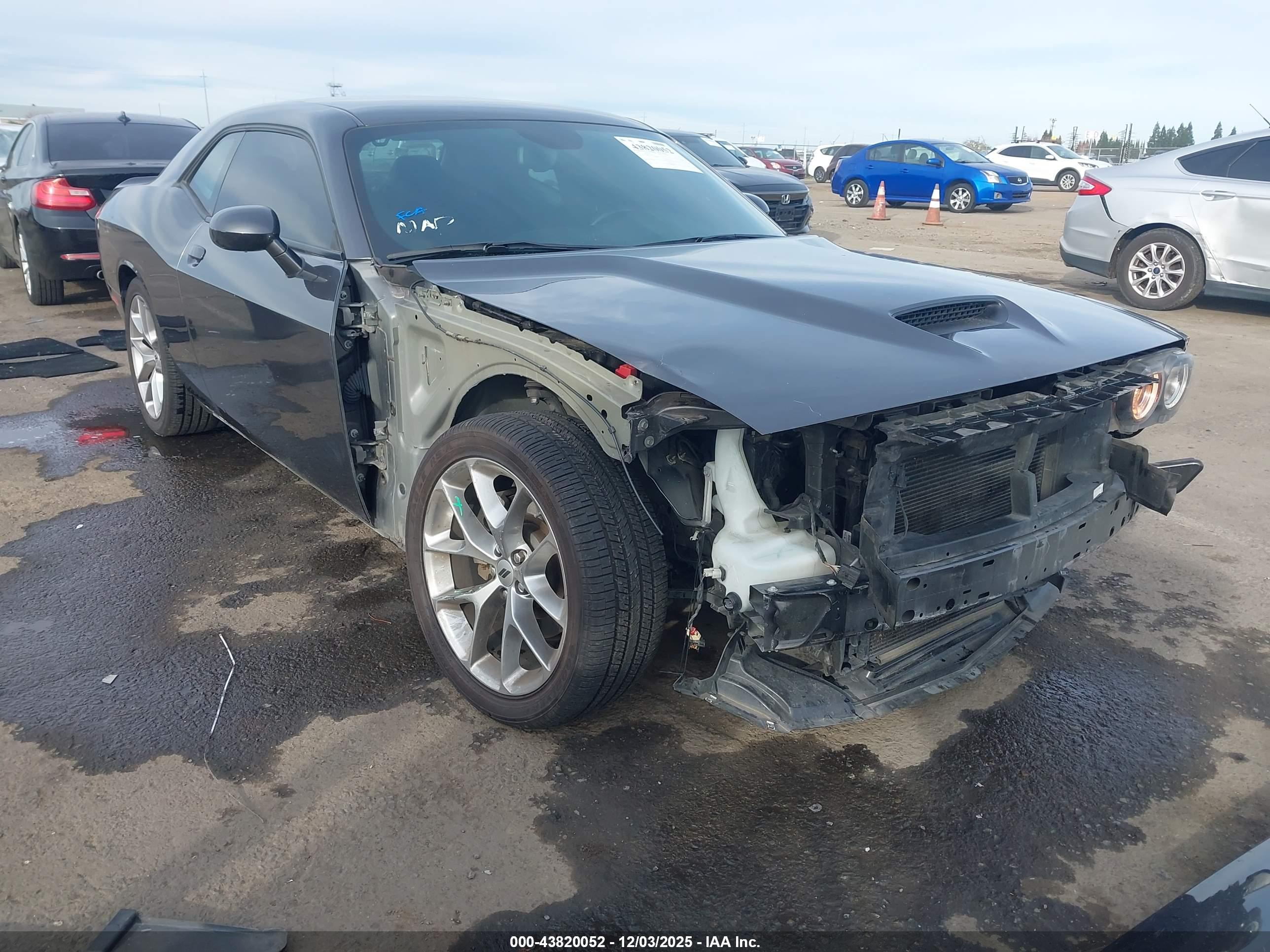 DODGE CHALLENGER image 6