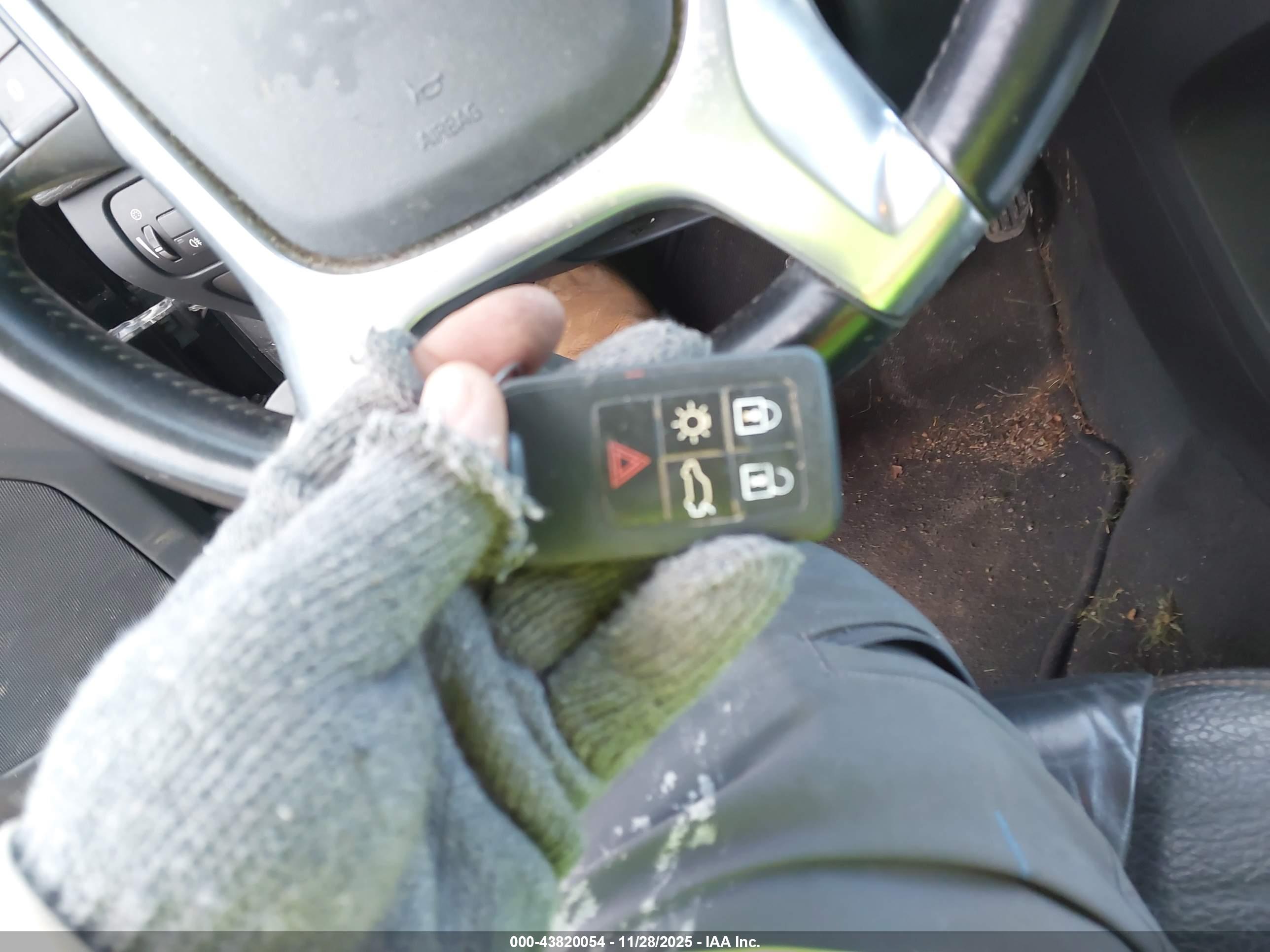 VOLVO XC60 image 11