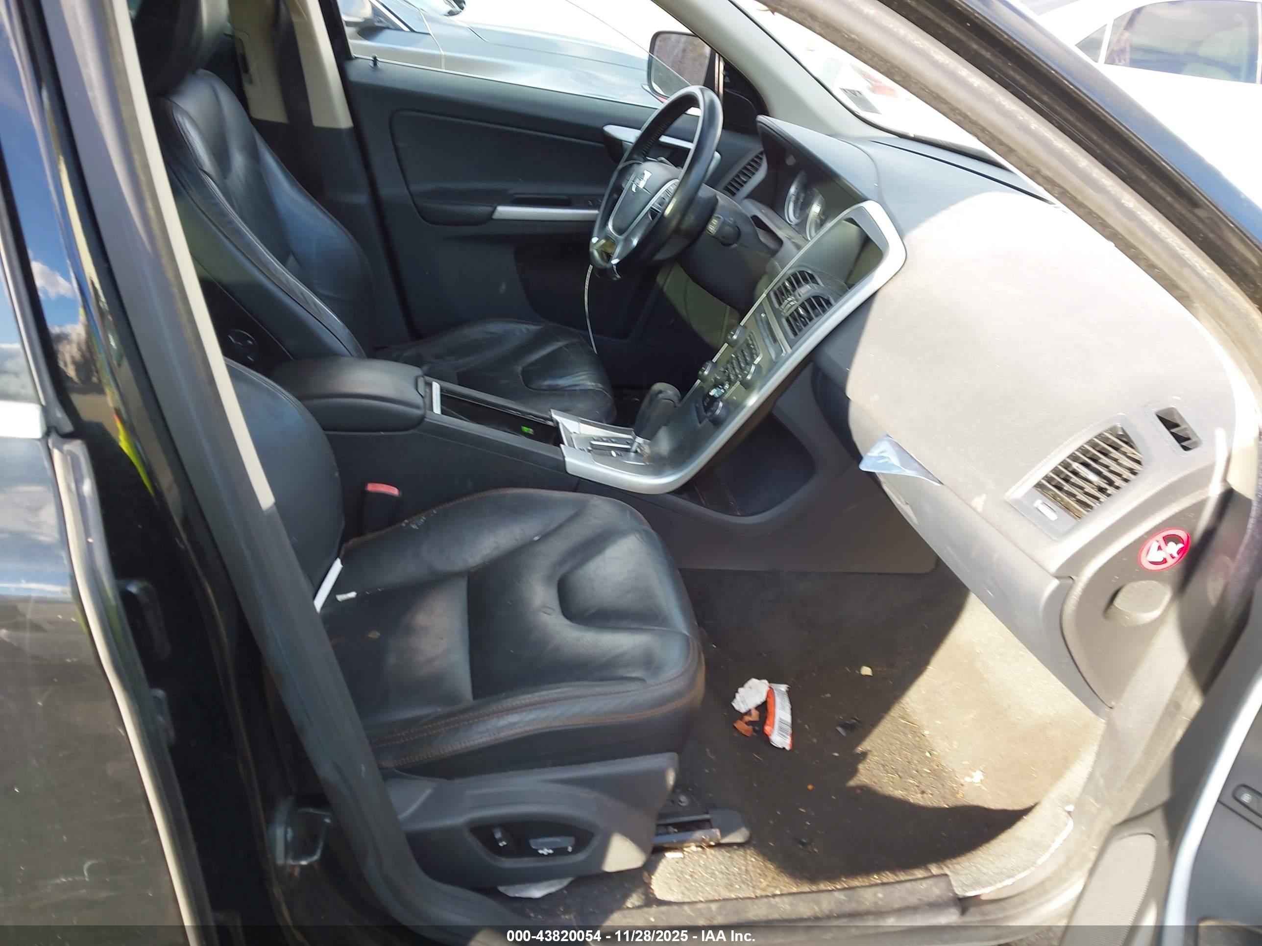 VOLVO XC60 image 5