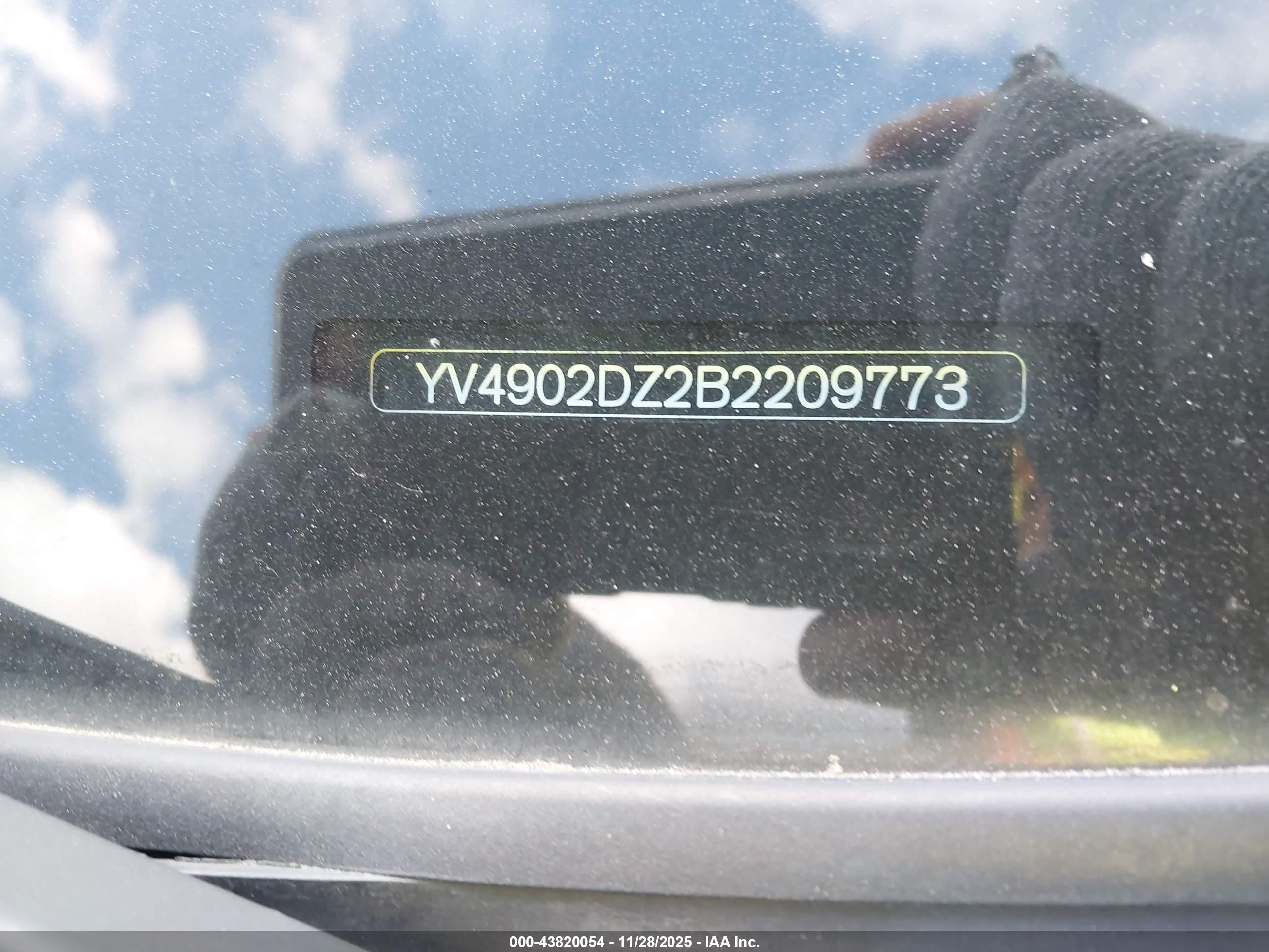 VOLVO XC60 image 9
